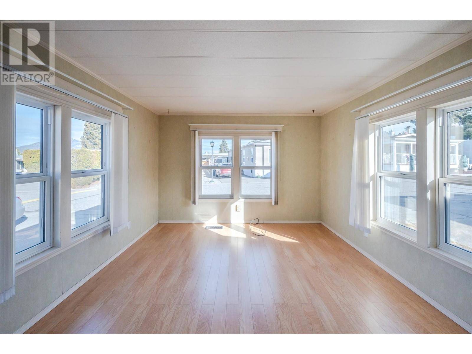 Penticton, BC V2A3J5,98 Okanagan AVE East #97