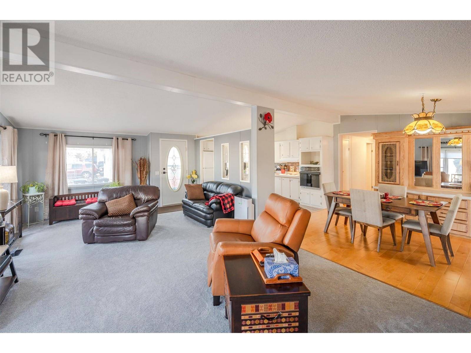Penticton, BC V2A3S3,197 DAUPHIN AVE #302