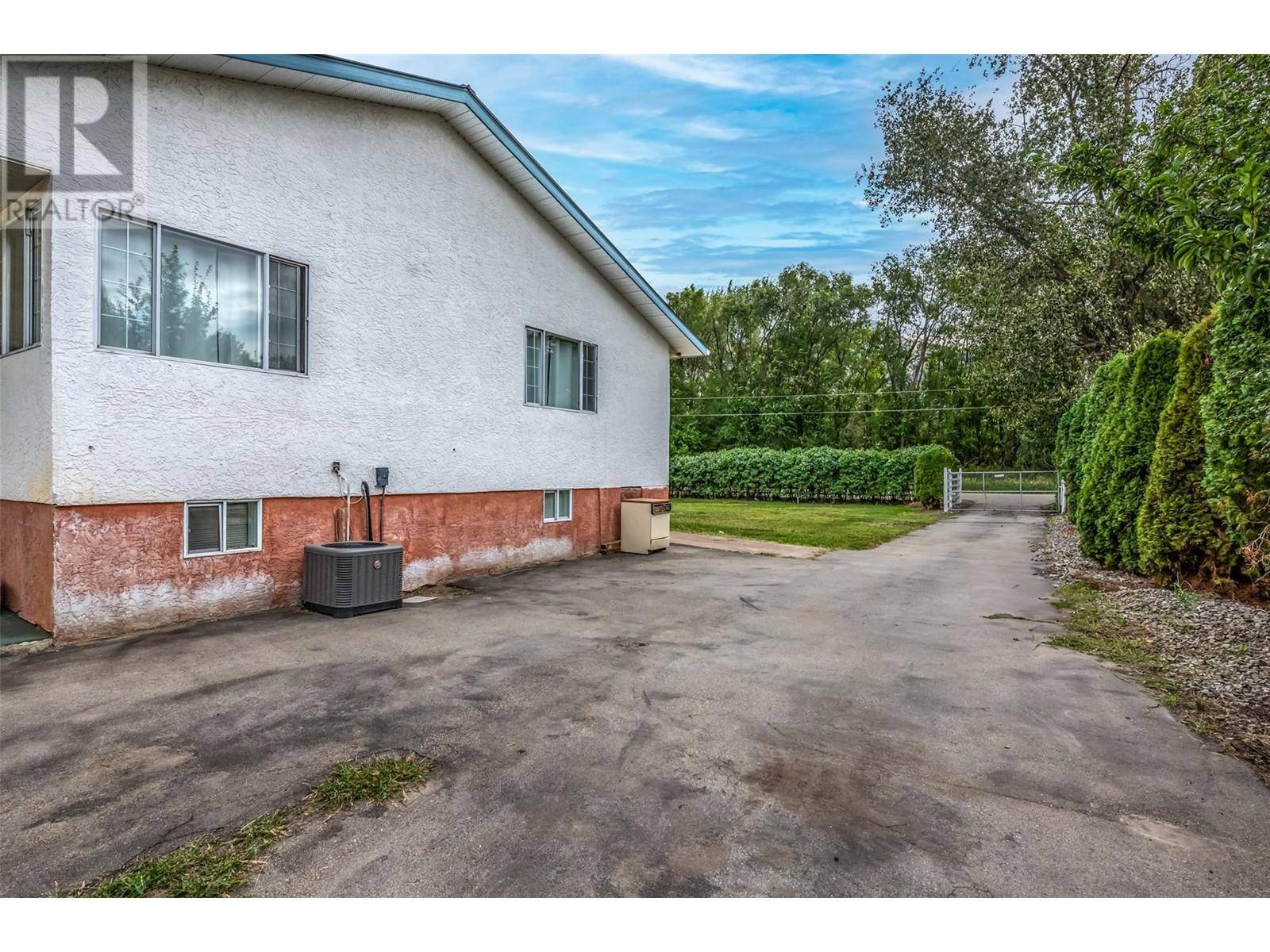 Oliver, BC V0H1T7,8046 RIVER Road