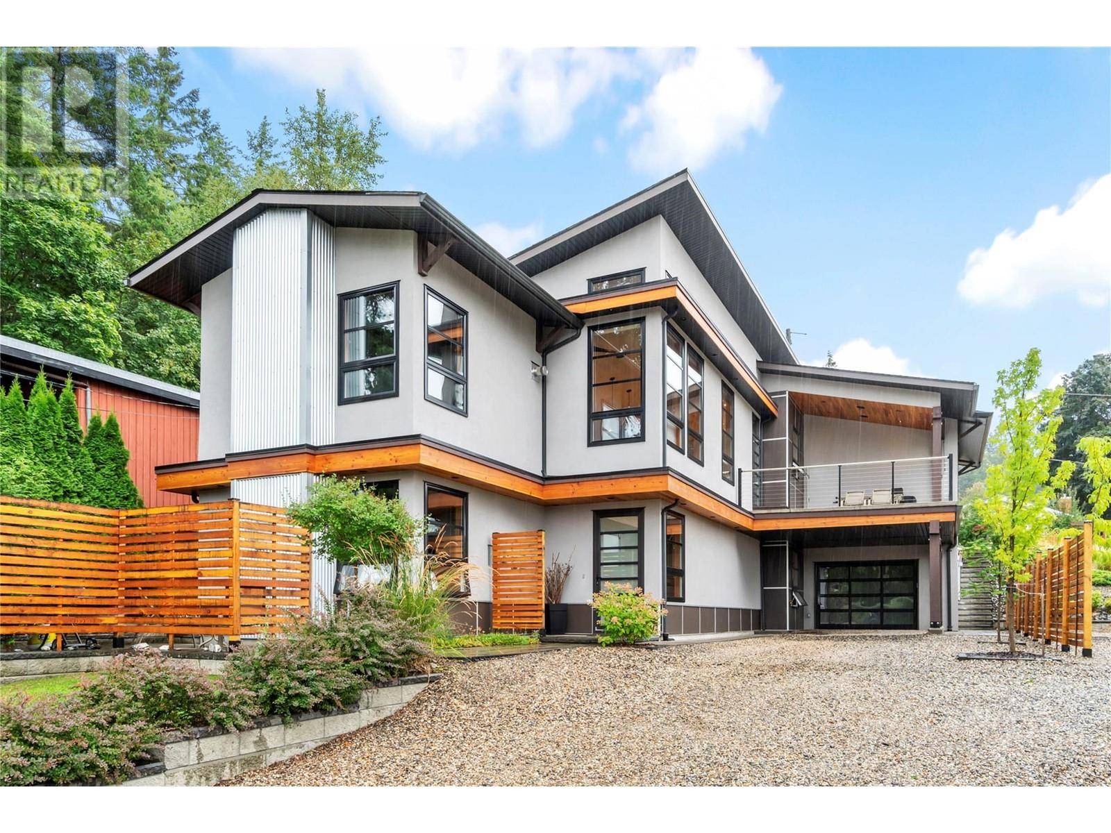 Salmon Arm, BC V1E1L1,740 4 Avenue SE