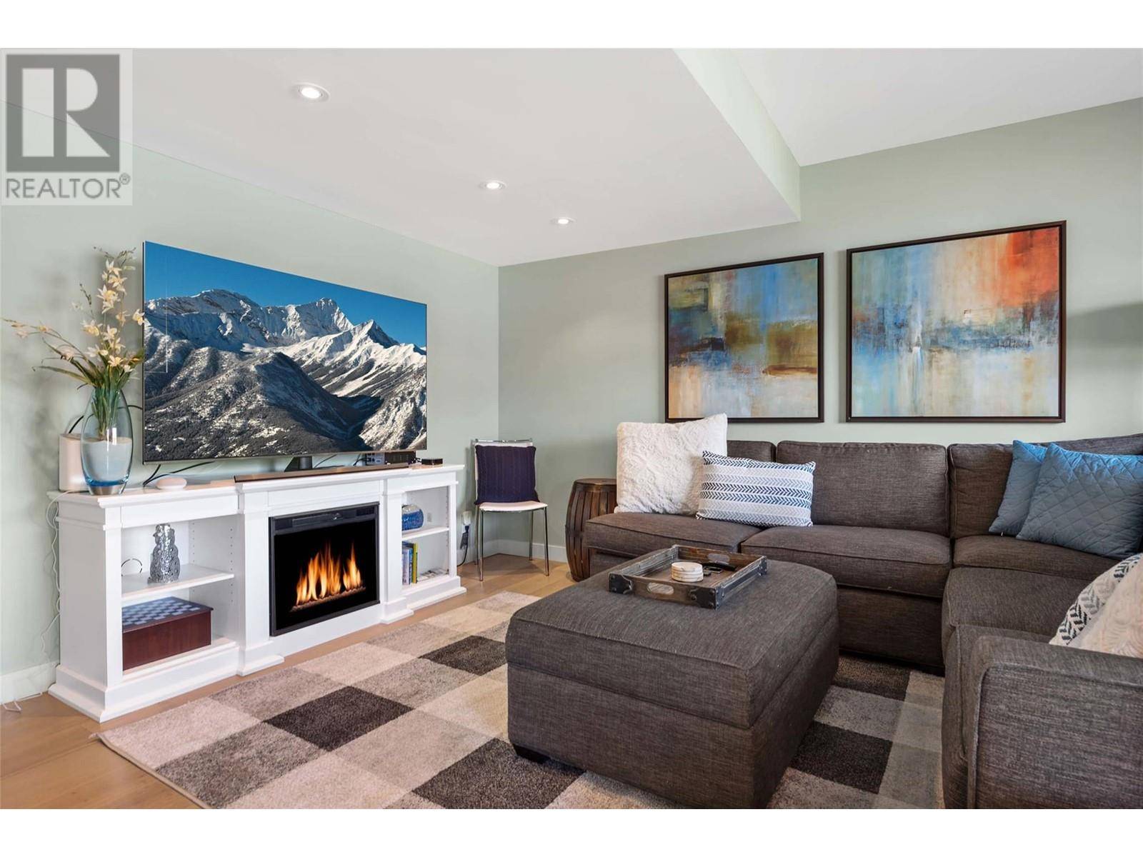 Invermere, BC V0A1K4,1521 2nd AVE #2