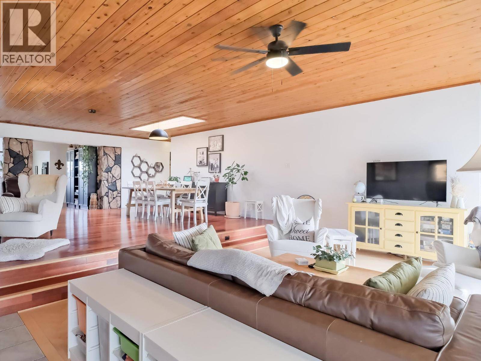 Penticton, BC V2A3V2,210 YORKTON Avenue