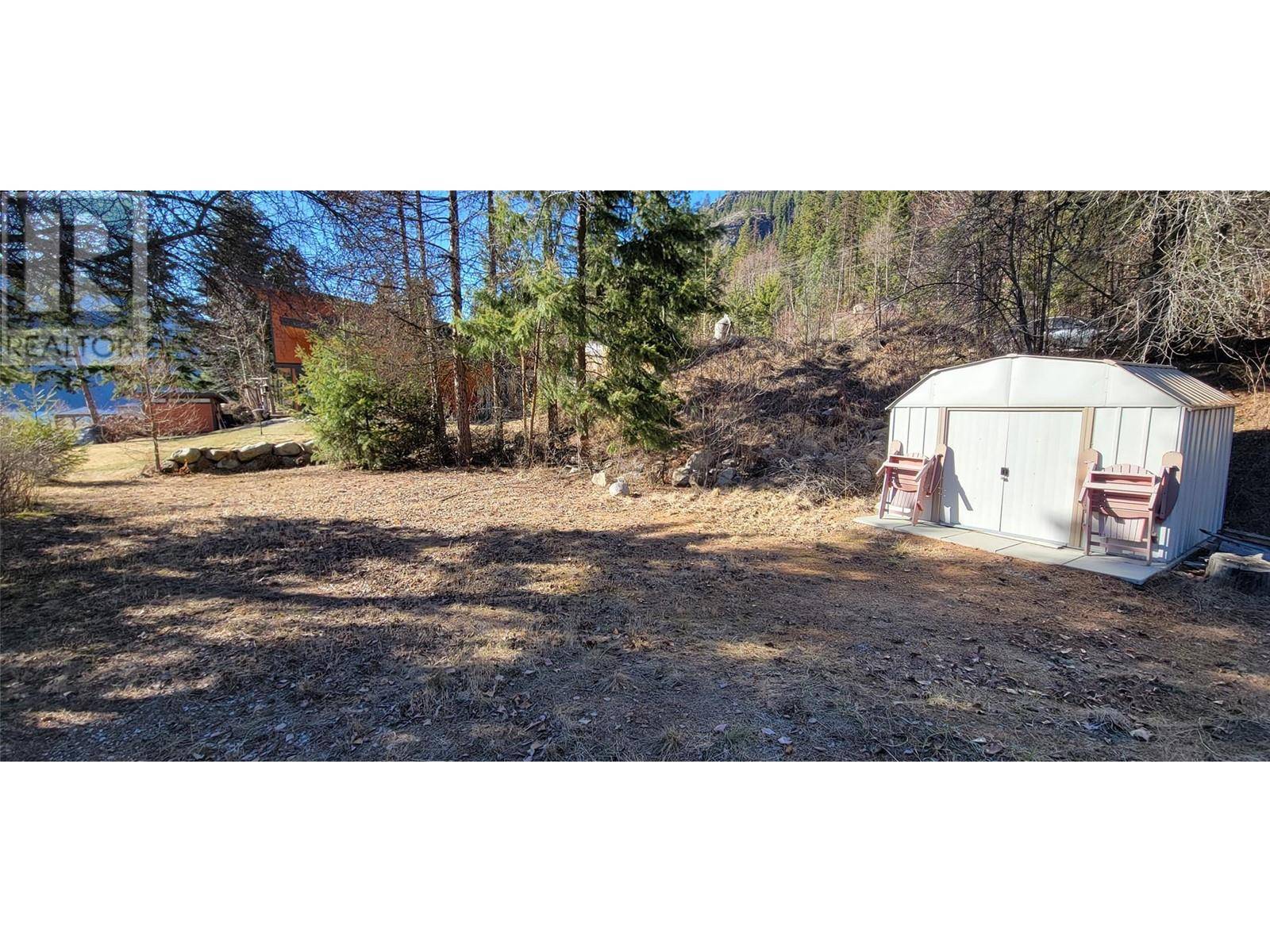 Castlegar, BC V2N4V8,5378 Broadwater Road