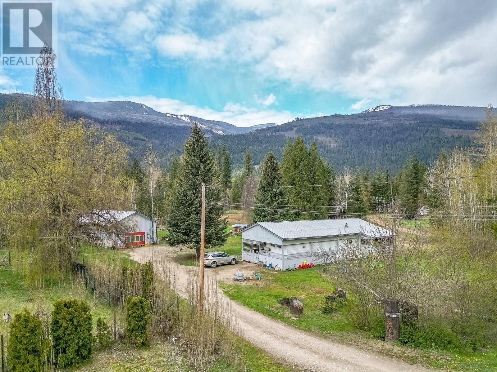 Malakwa, BC V0E2J0,3953 Malakwa Road