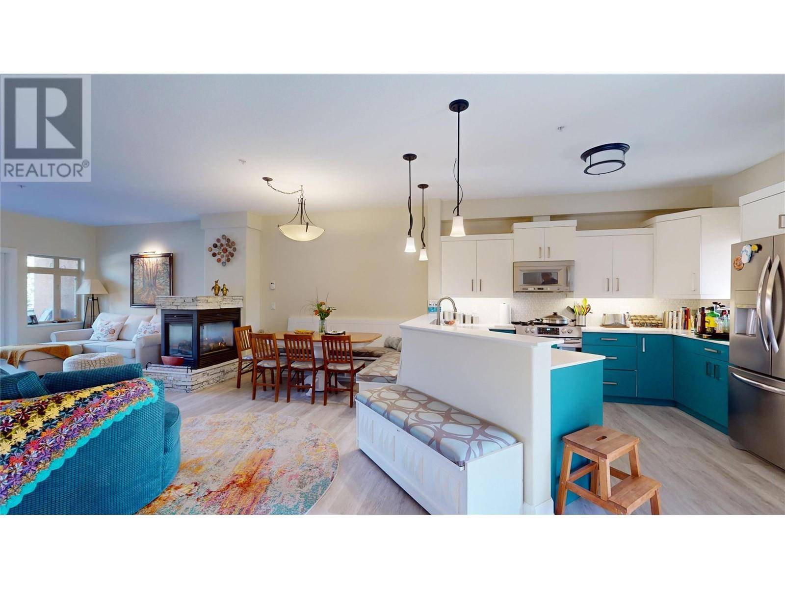 Peachland, BC V0H1X5,3996 Beach AVE #205