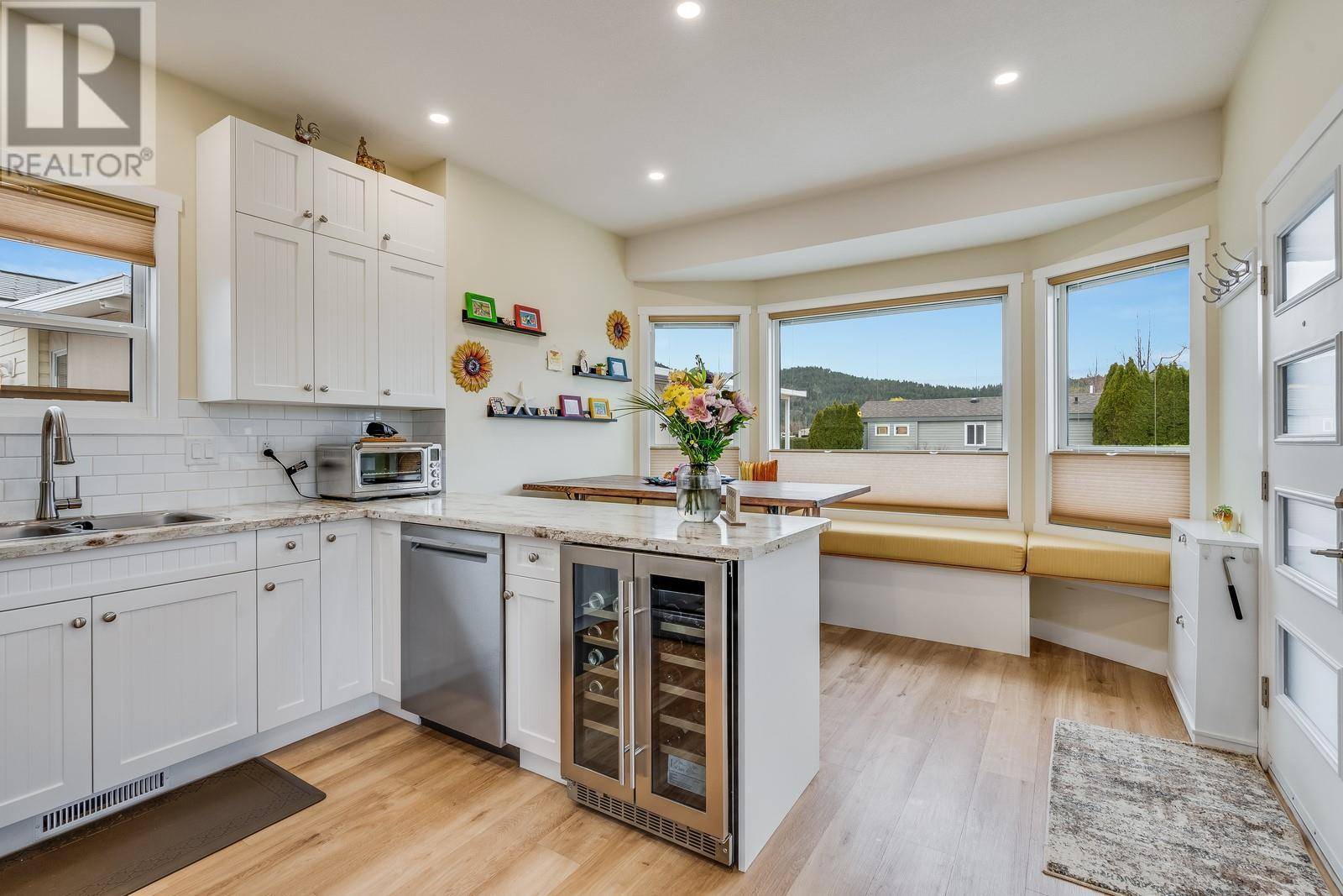 Kelowna, BC V4V1P4,415 Commonwealth RD #294