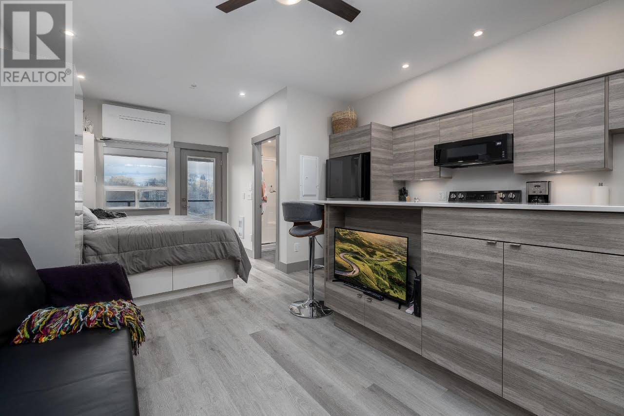 Vernon, BC V1H0A4,2555 Lakeshore RD #403