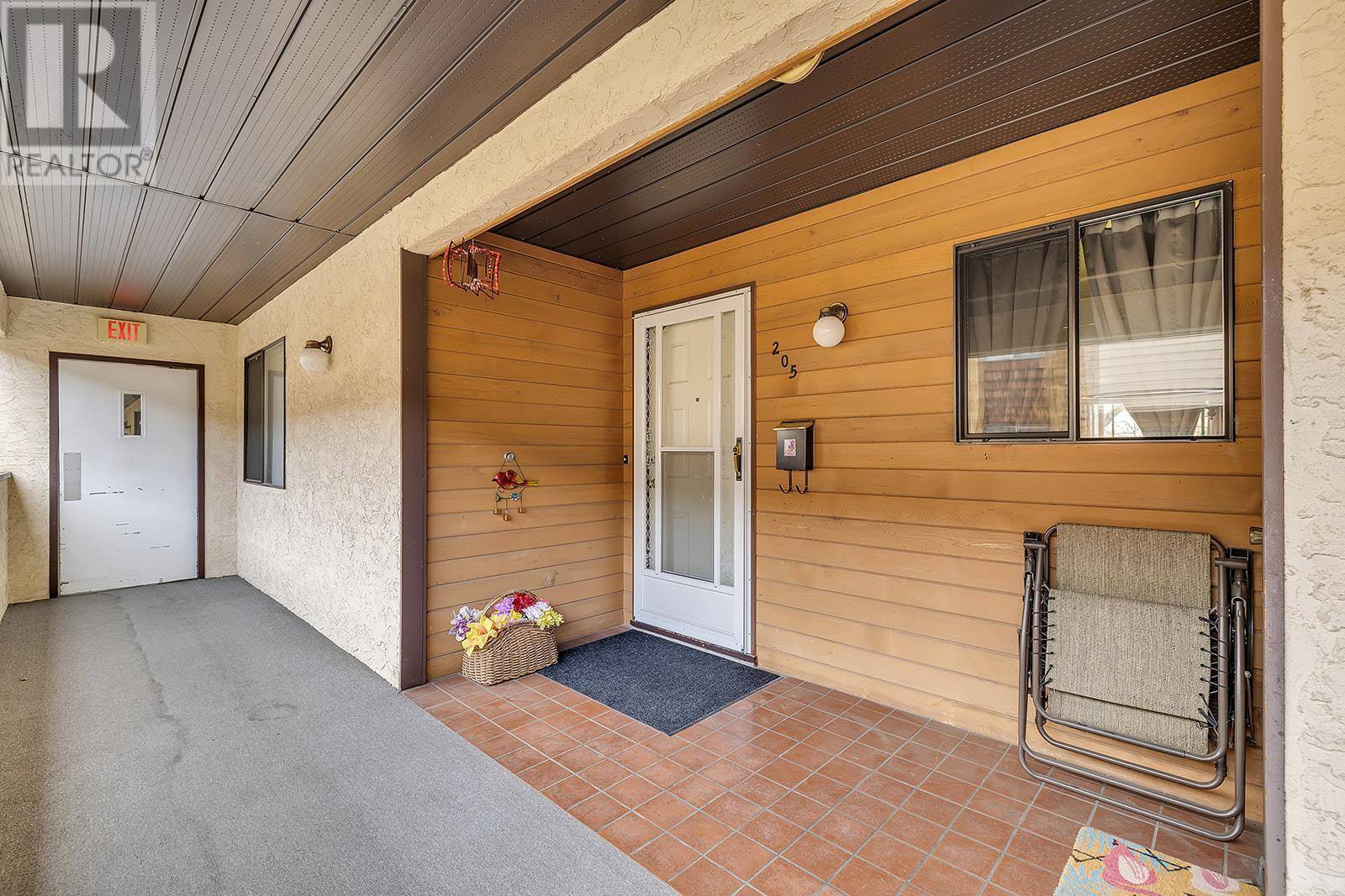 Kelowna, BC V1Y3Z6,1903 Lindahl ST #205