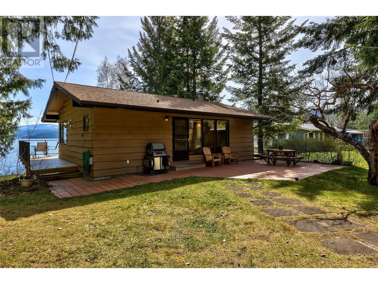 Magna Bay, BC V0E1M7,6102 Davis RD #22