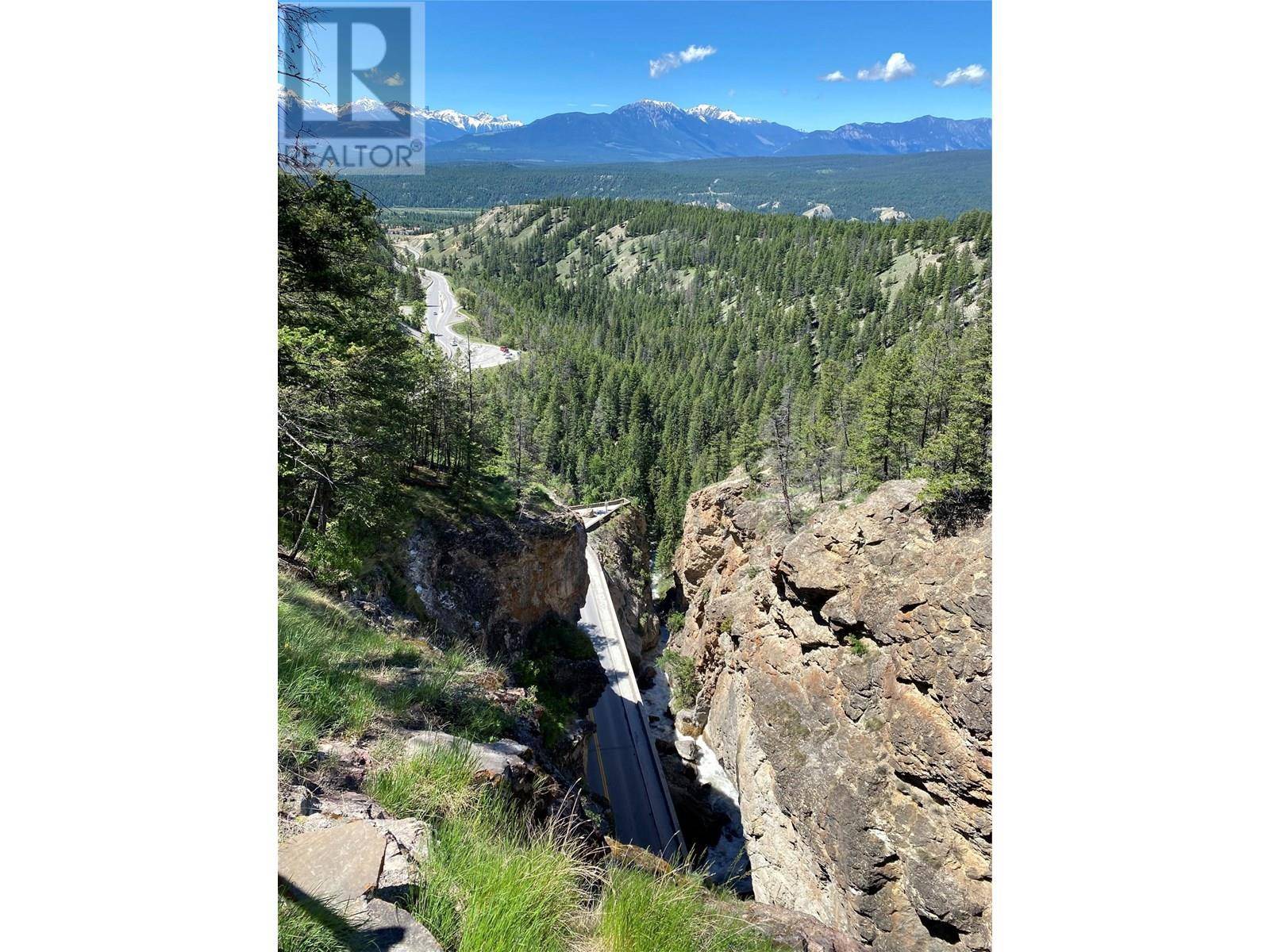 Radium Hot Springs, BC V0A1M0,5028 MADSEN Road