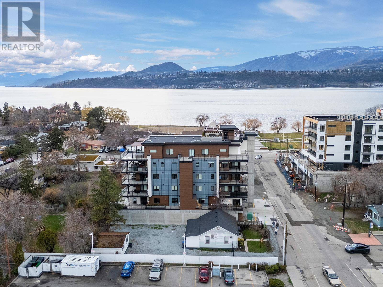 Kelowna, BC V1Y4X2,417 Cedar AVE #201