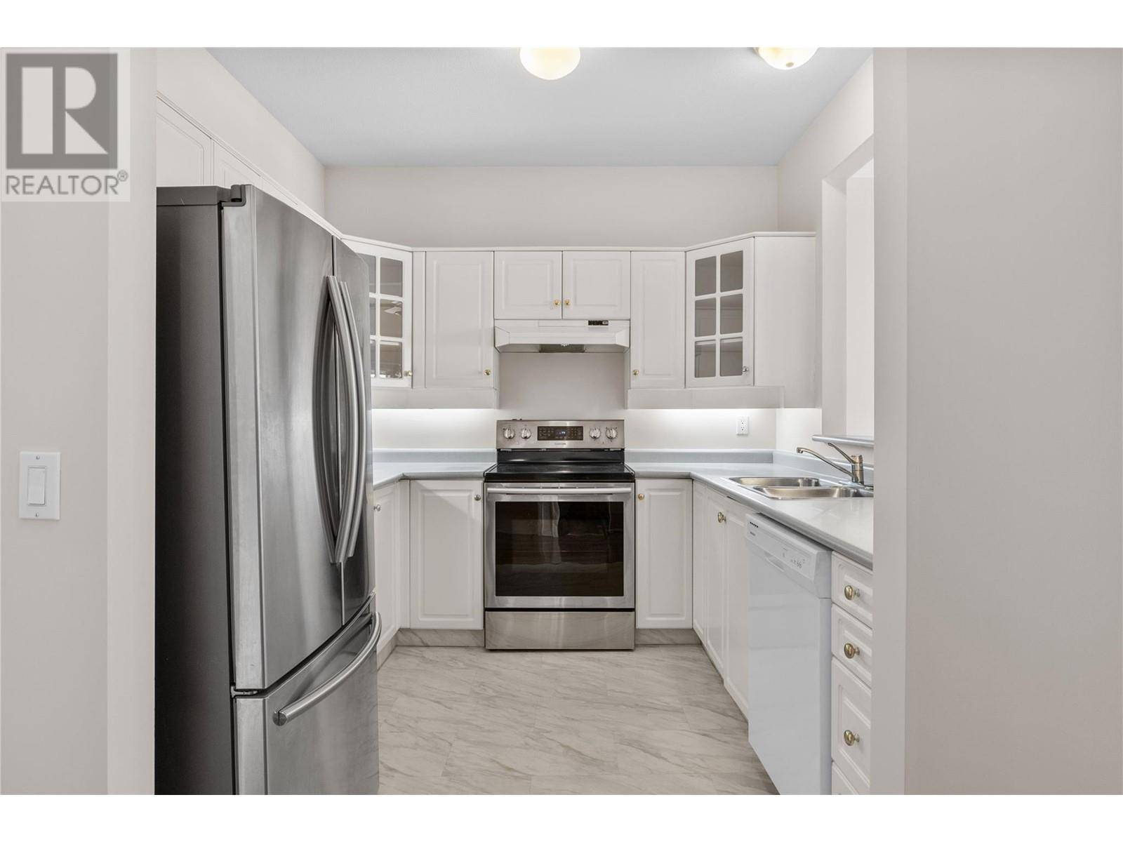Kelowna, BC V1Y9R1,877 KLO RD #127