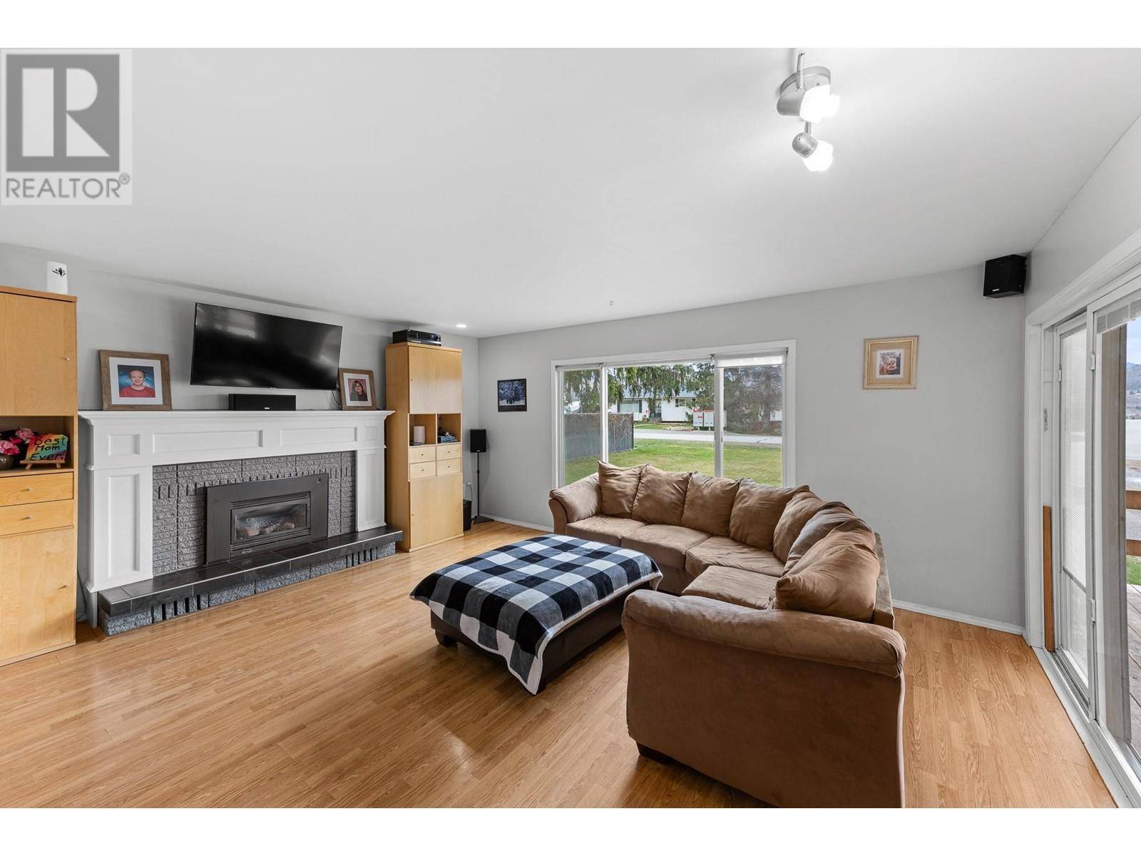Oliver, BC V0H1T6,994 ROCKCLIFFE Road