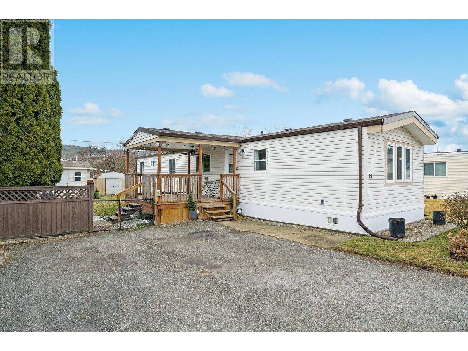 Kelowna, BC V4V1R3,720 Commonwealth RD #37