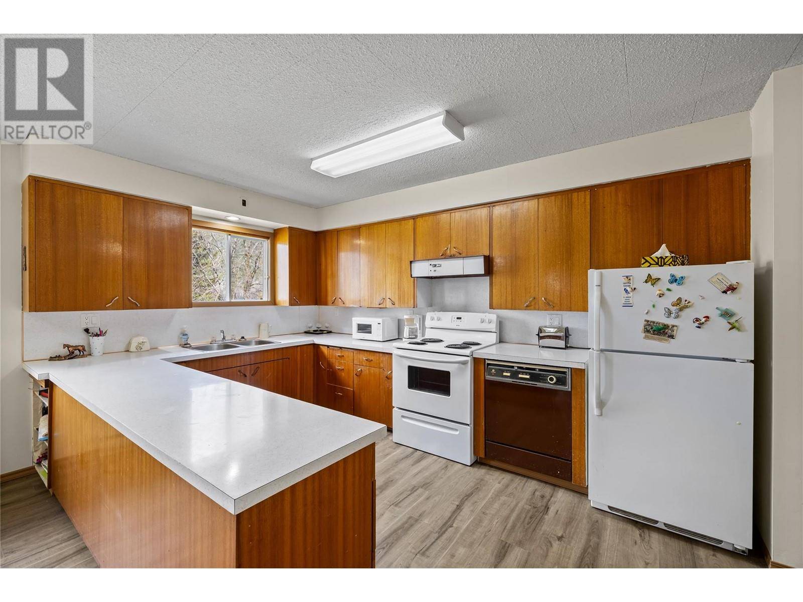 Creston, BC V0B1G6,1031 7TH  N Avenue