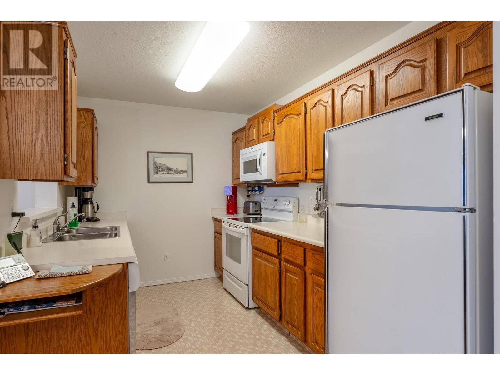 Kelowna, BC V1W3N9,1329 KLO RD #208