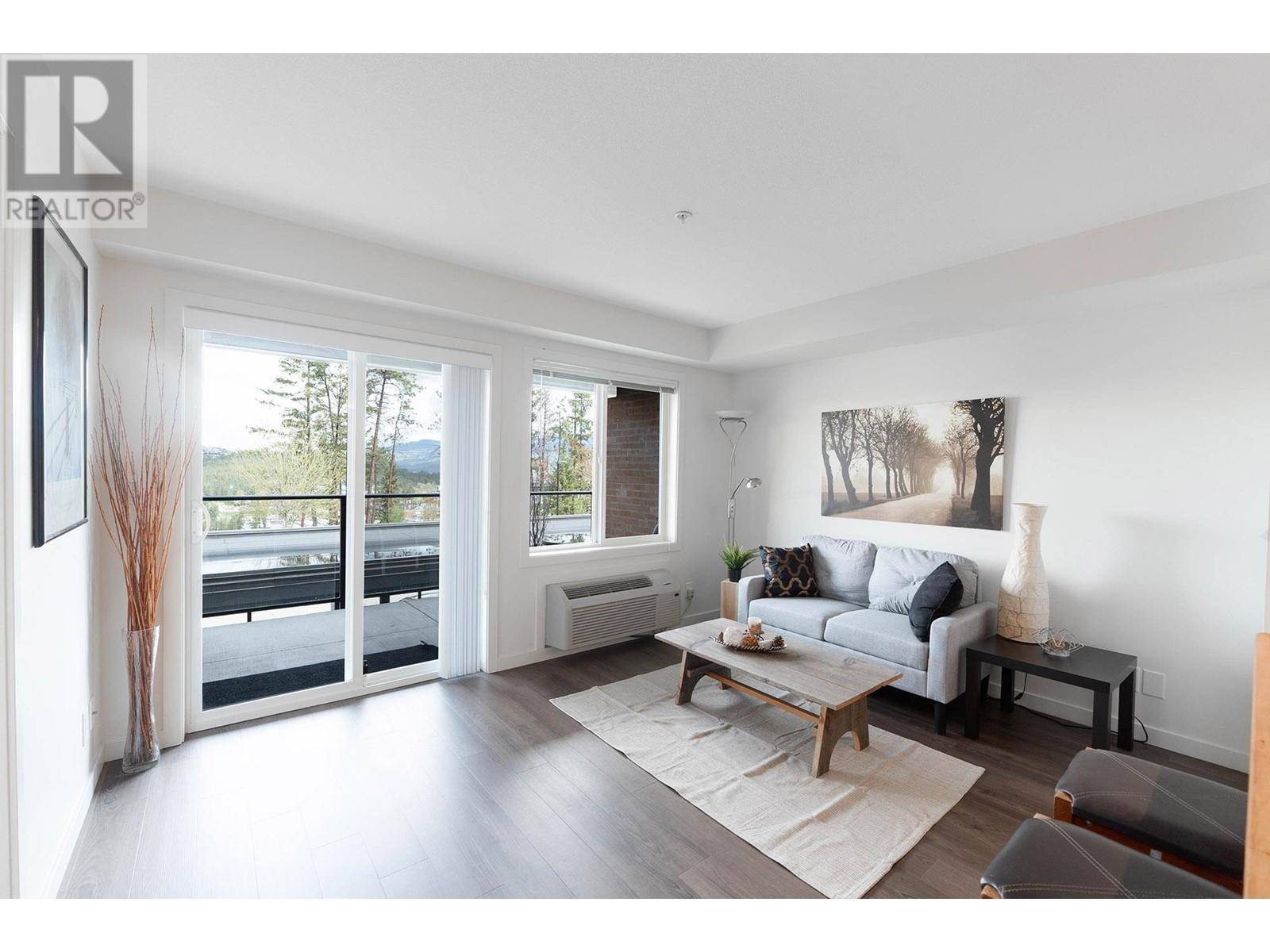 Kelowna, BC V1V0A2,881 Academy WAY #103