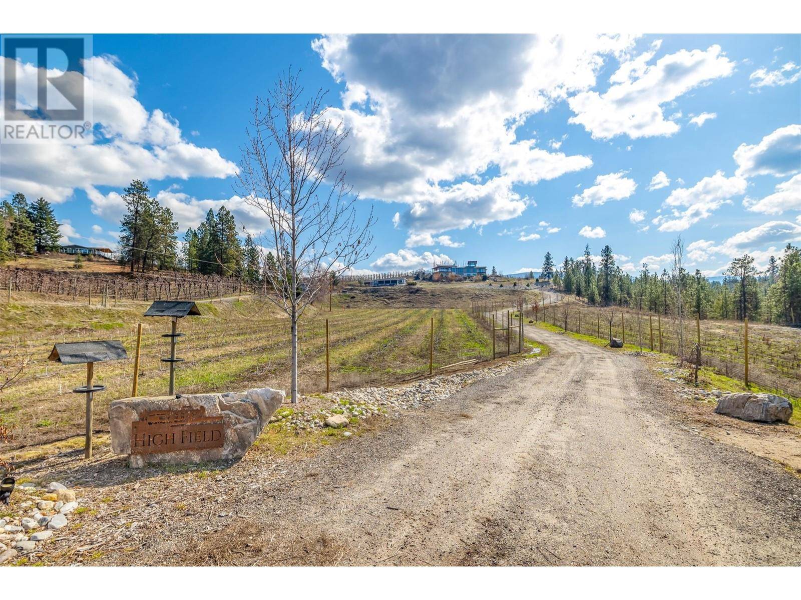Kelowna, BC V1W4E5,3979/3977 Hart Road