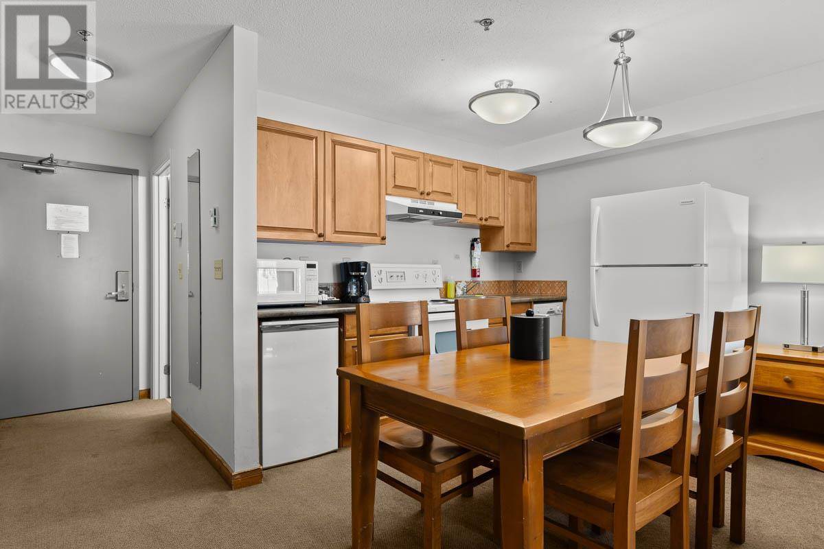 Kamloops, BC V0E5N0,3160 CREEKSIDE WAY #202
