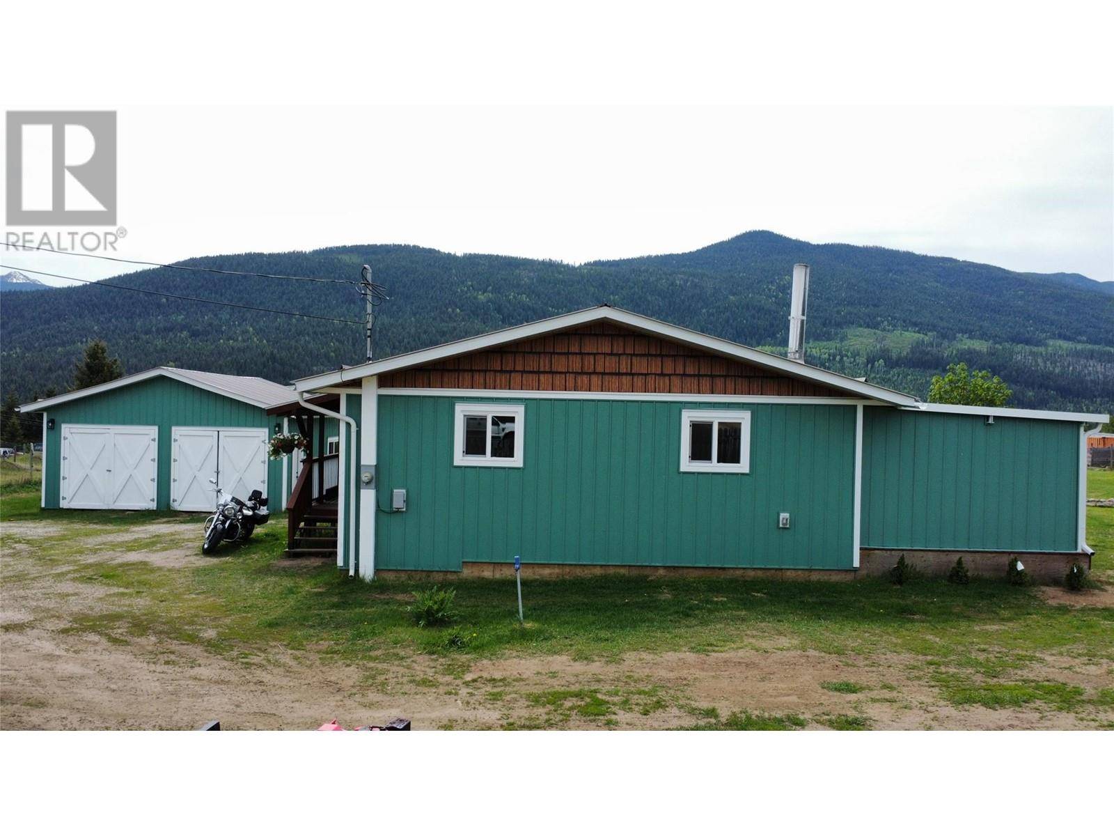 Krestova, BC V0G1H2,3684 Krestova Road