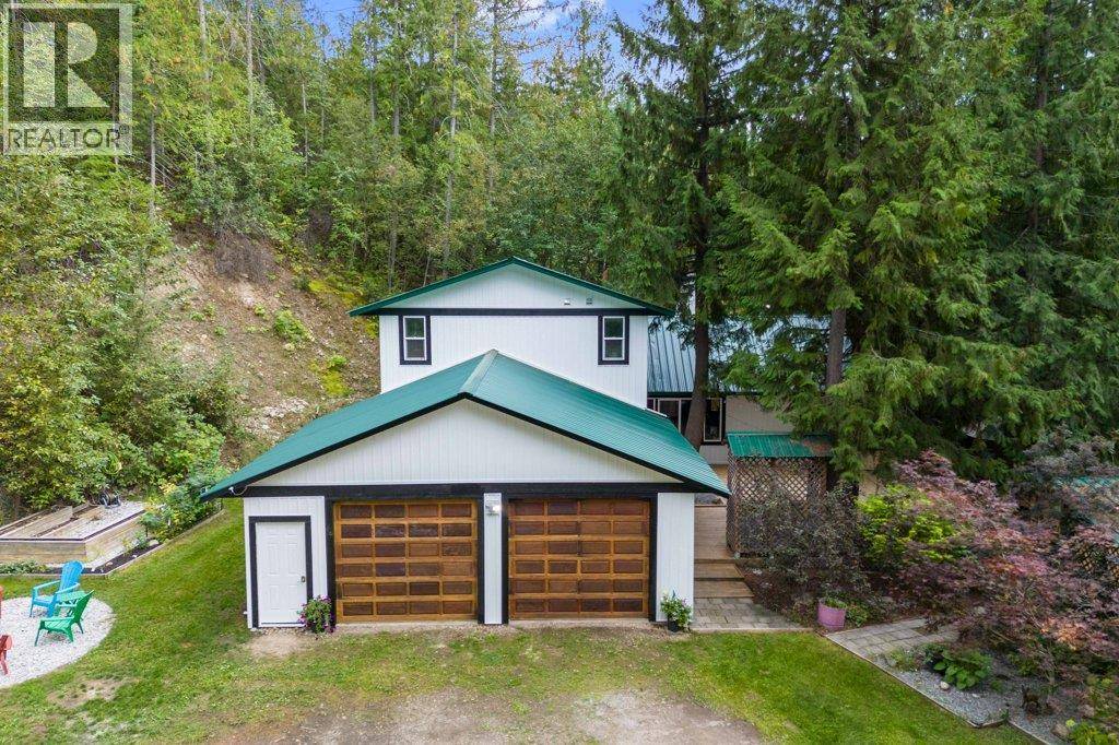 Swansea Point, BC V0E2K2,9048 Hummingbird Drive