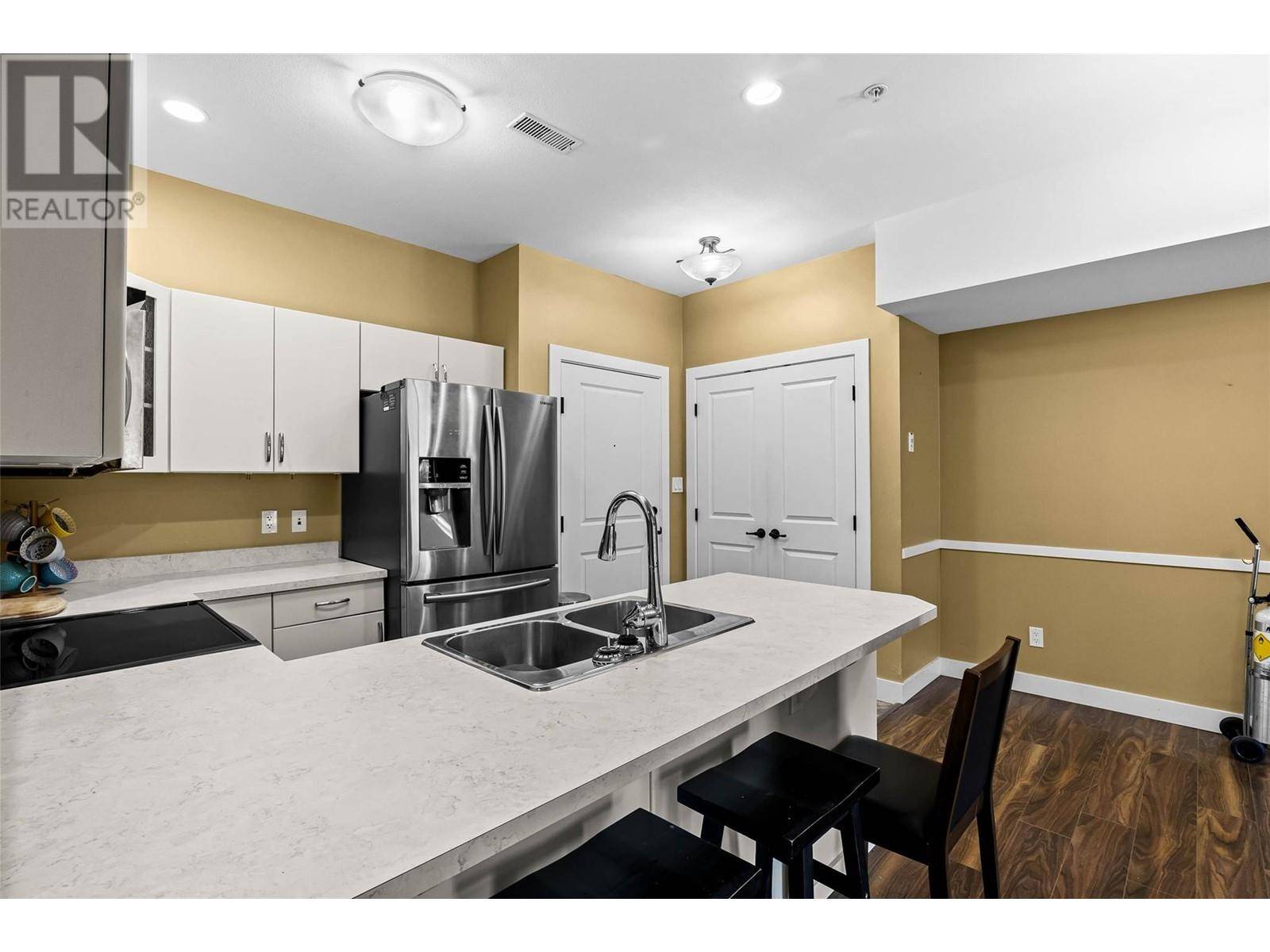 Kamloops, BC V2C0C7,5170 DALLAS DR #304