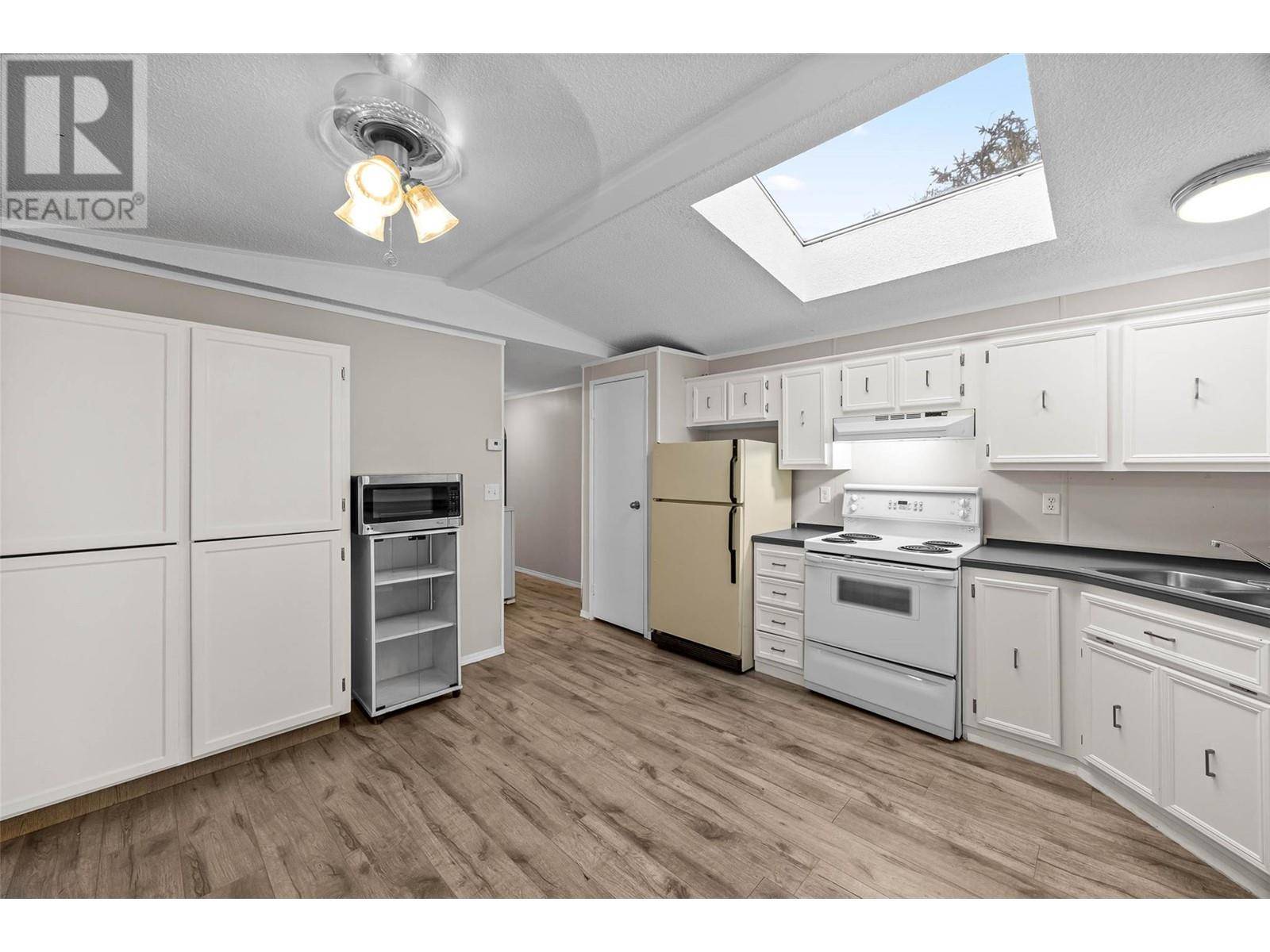 Kamloops, BC V1S1V1,1555 Howe RD #68