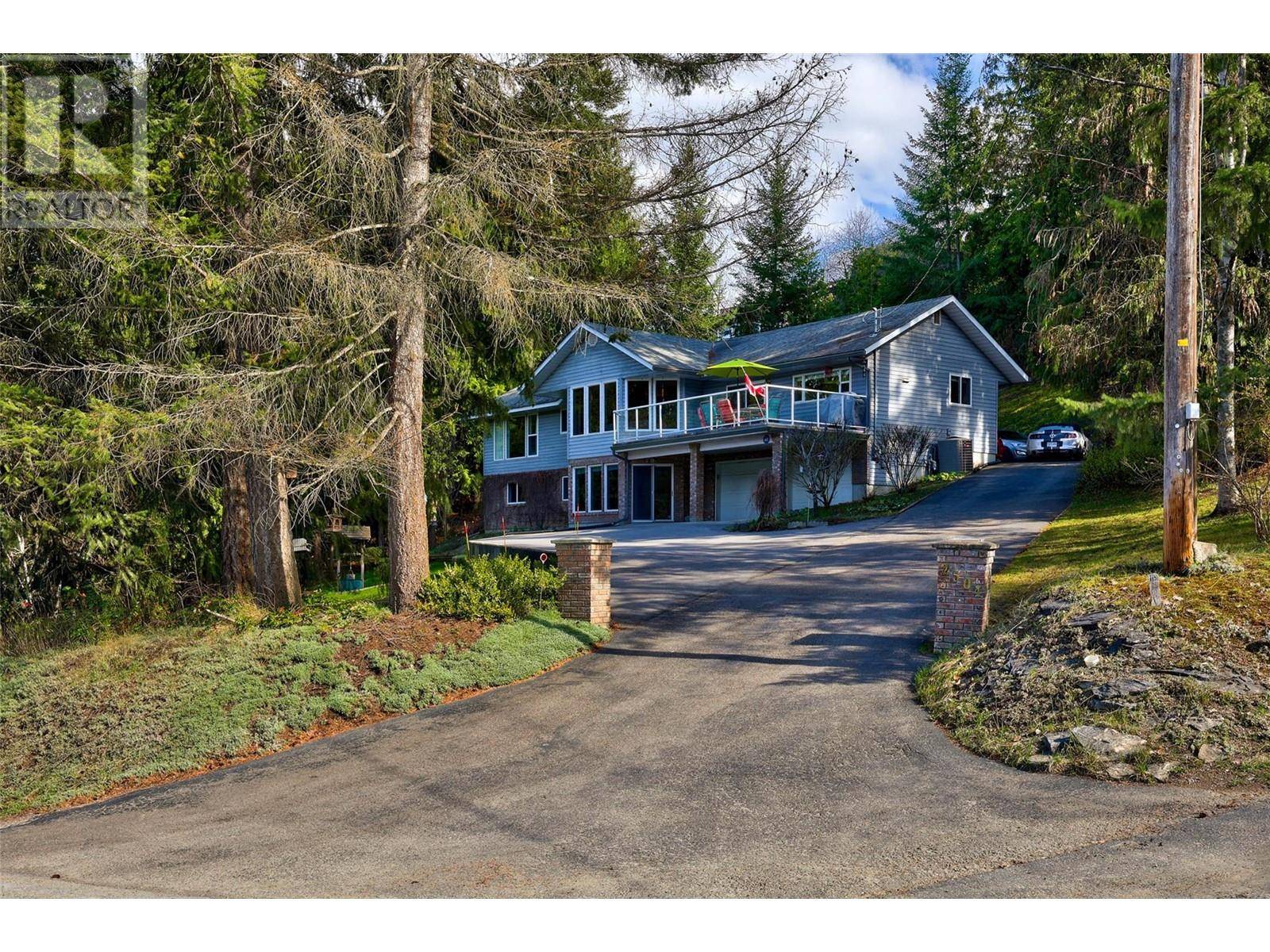 Blind Bay, BC V0E1H2,2504 Forest Drive