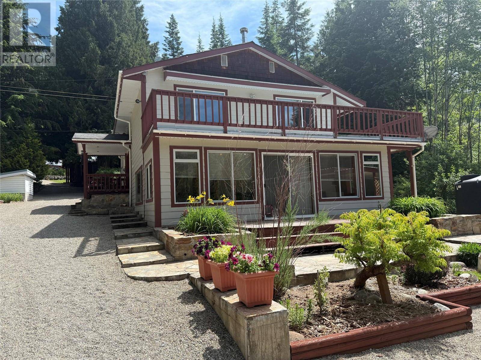 Fruitvale, BC V0G1L1,2698 Beaverbrook Road