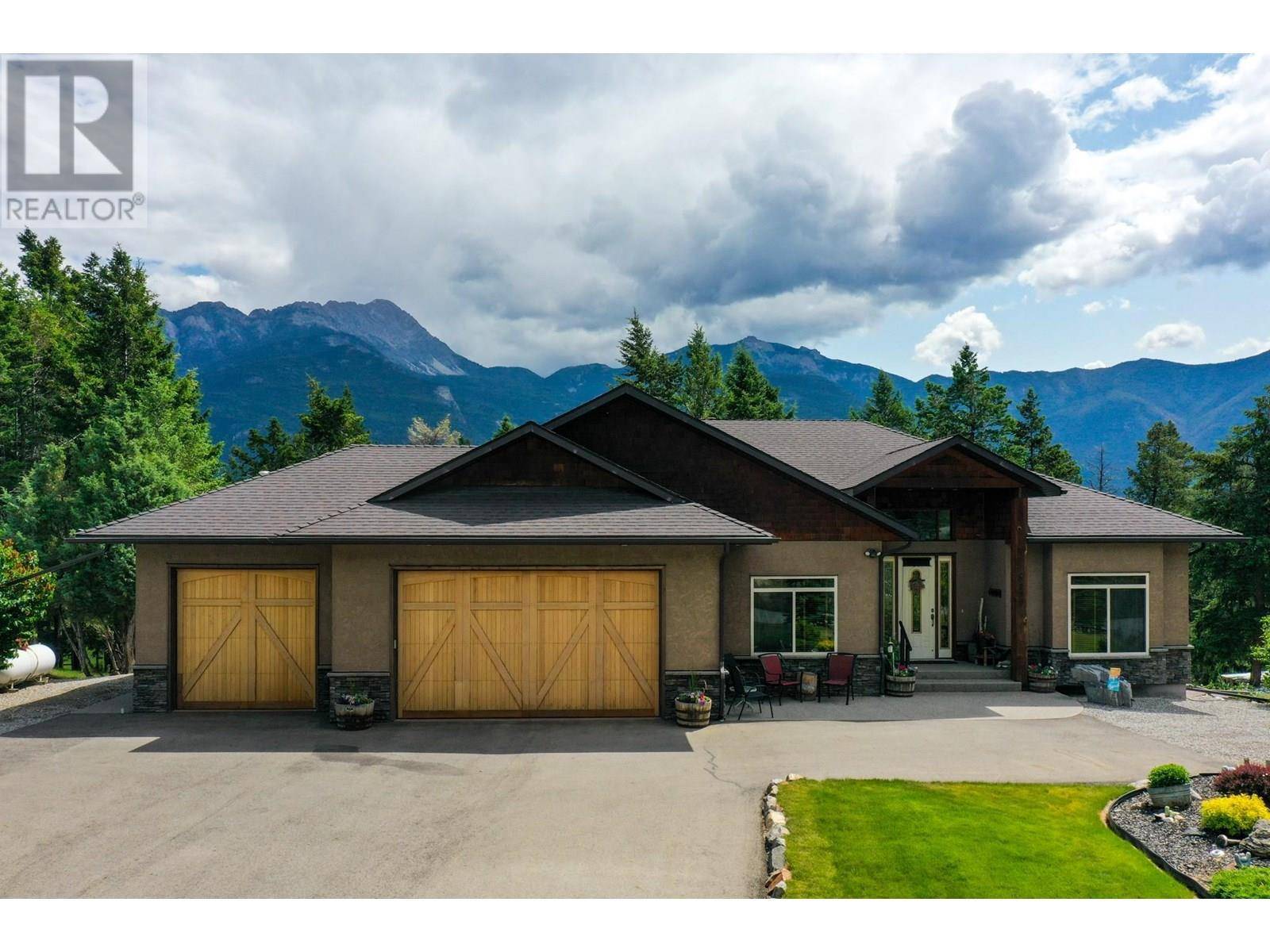 Fairmont Hot Springs, BC V0B1L2,5938 COLUMBIA LAKE Road