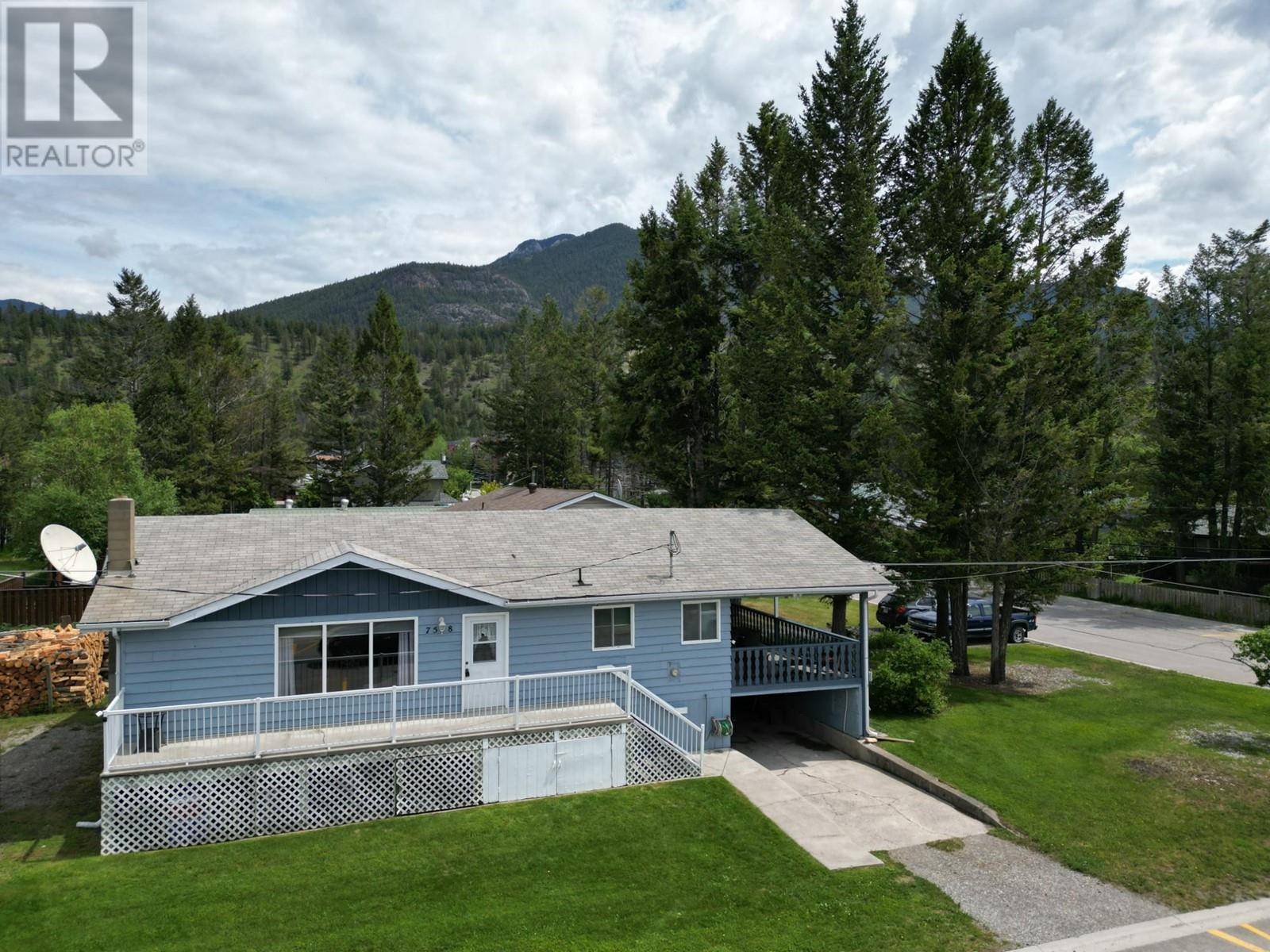 Radium Hot Springs, BC V0A1M0,7558 COLUMBIA Avenue