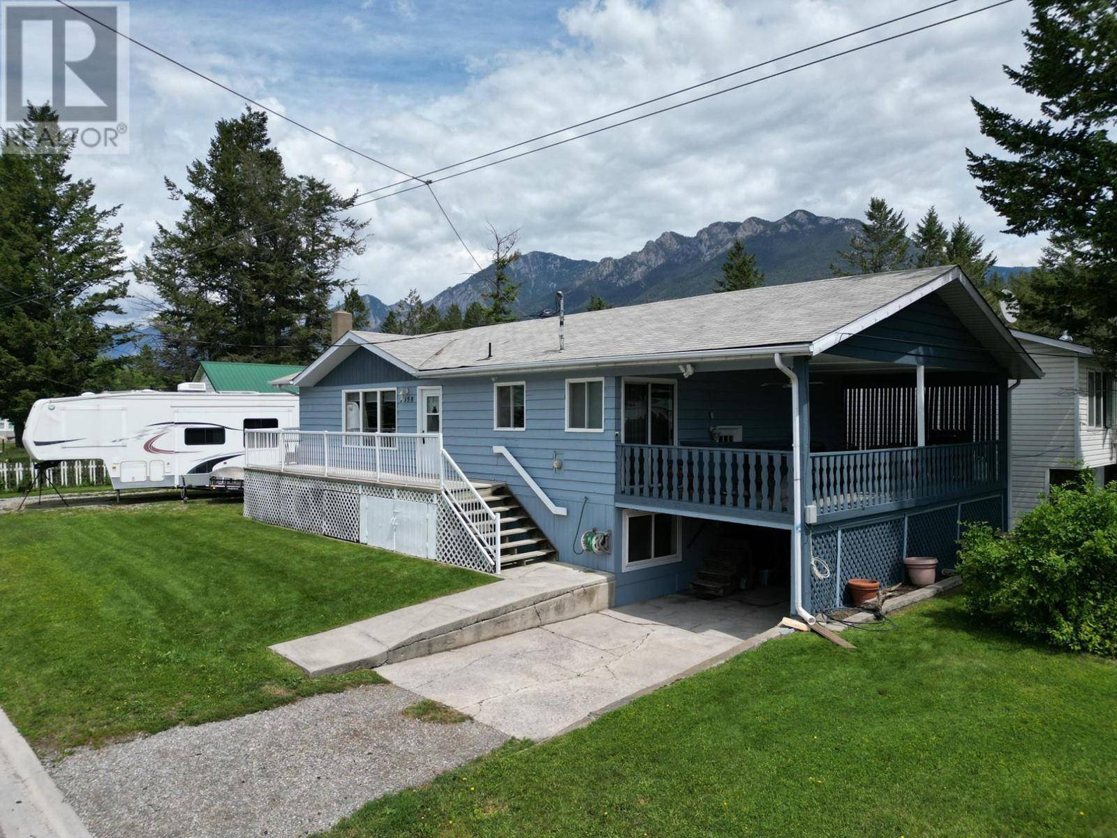 Radium Hot Springs, BC V0A1M0,7558 COLUMBIA Avenue