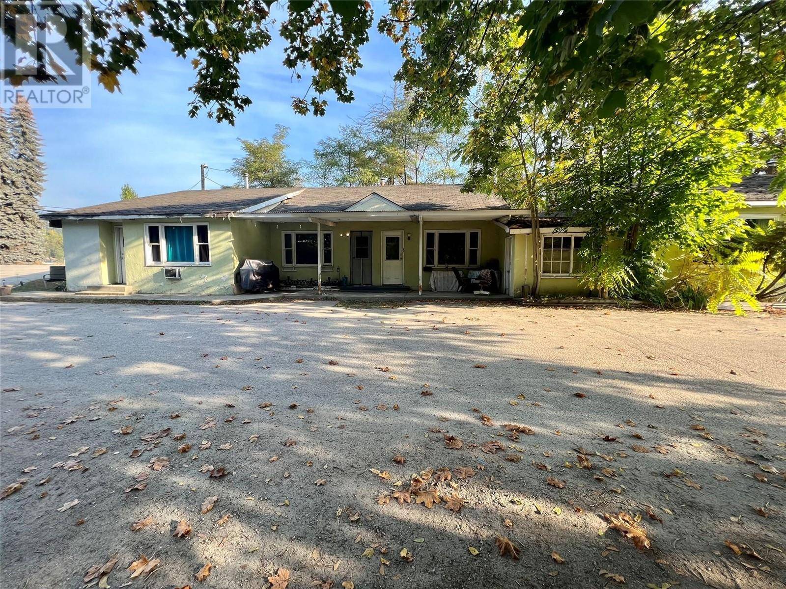 Castlegar, BC V1N1H6,1101-1107 COLUMBIA Avenue