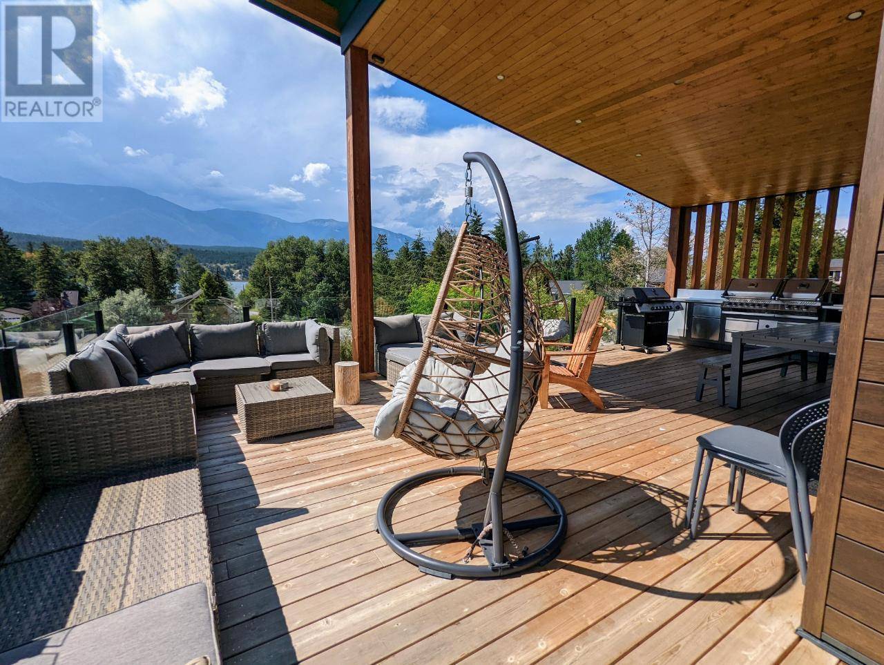 Windermere, BC V0B2L2,1731 VICTORIA Avenue