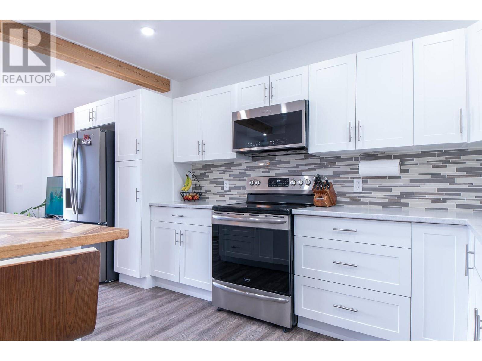 Creston, BC V0B1G3,403 8th Avenue S