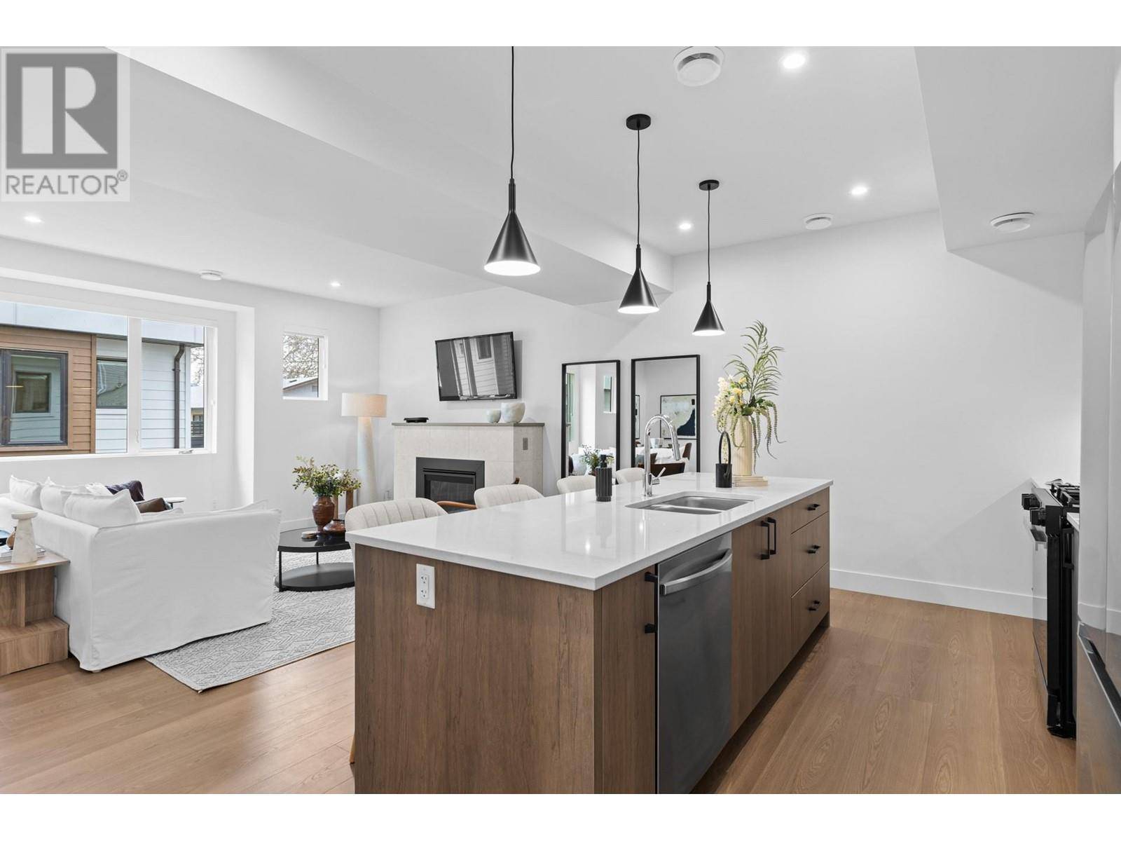 Kelowna, BC V1Y8J1,1463 Inkar RD #2