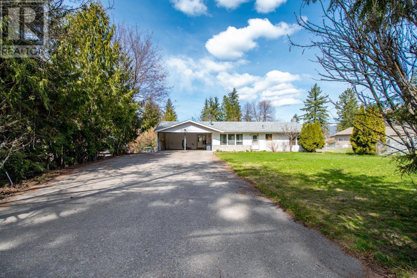 Spallumcheen, BC V4Y0S8,3402 Lockhart Drive