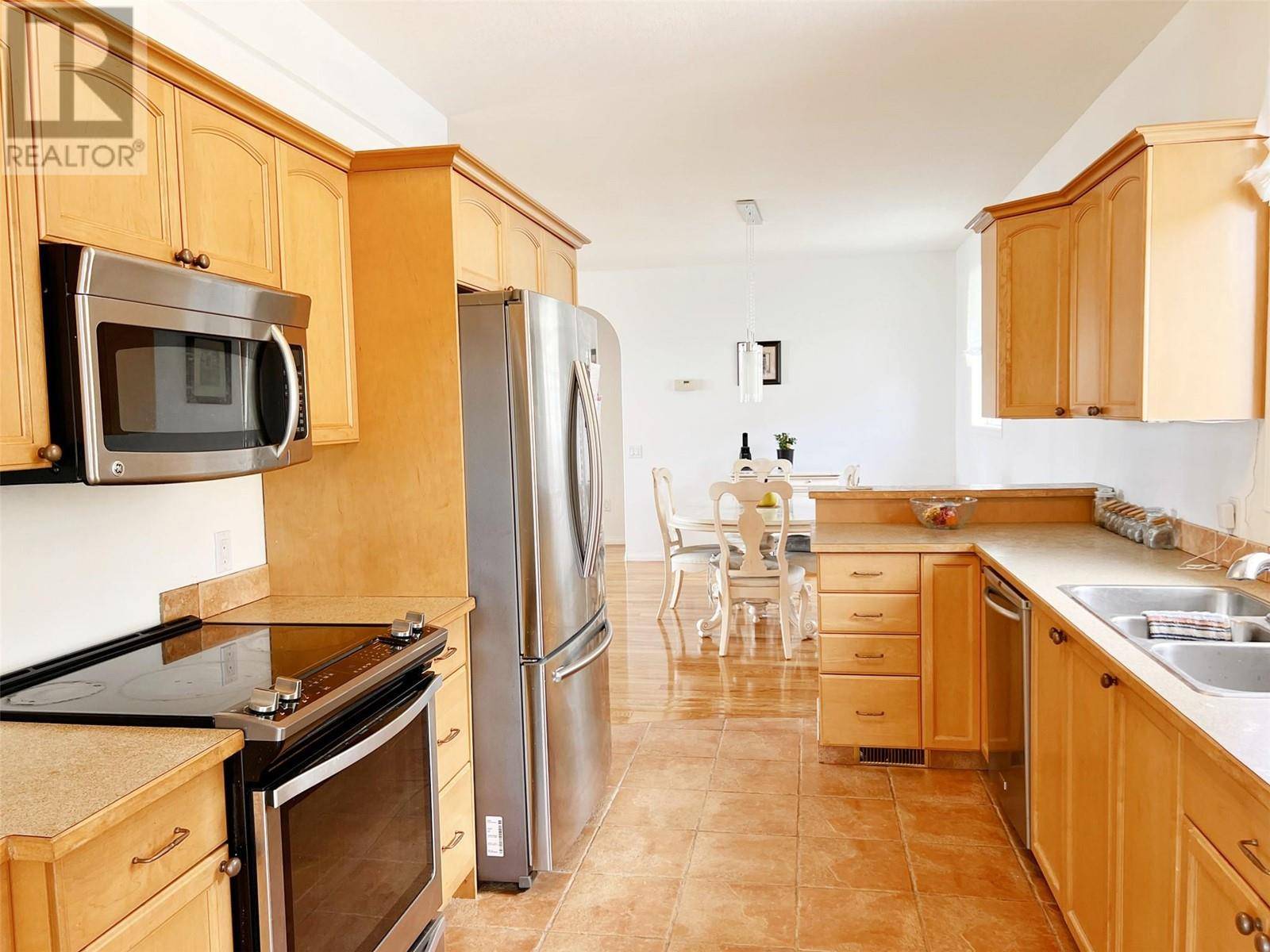 Peachland, BC V0H1X2,3765 Lornell Crescent
