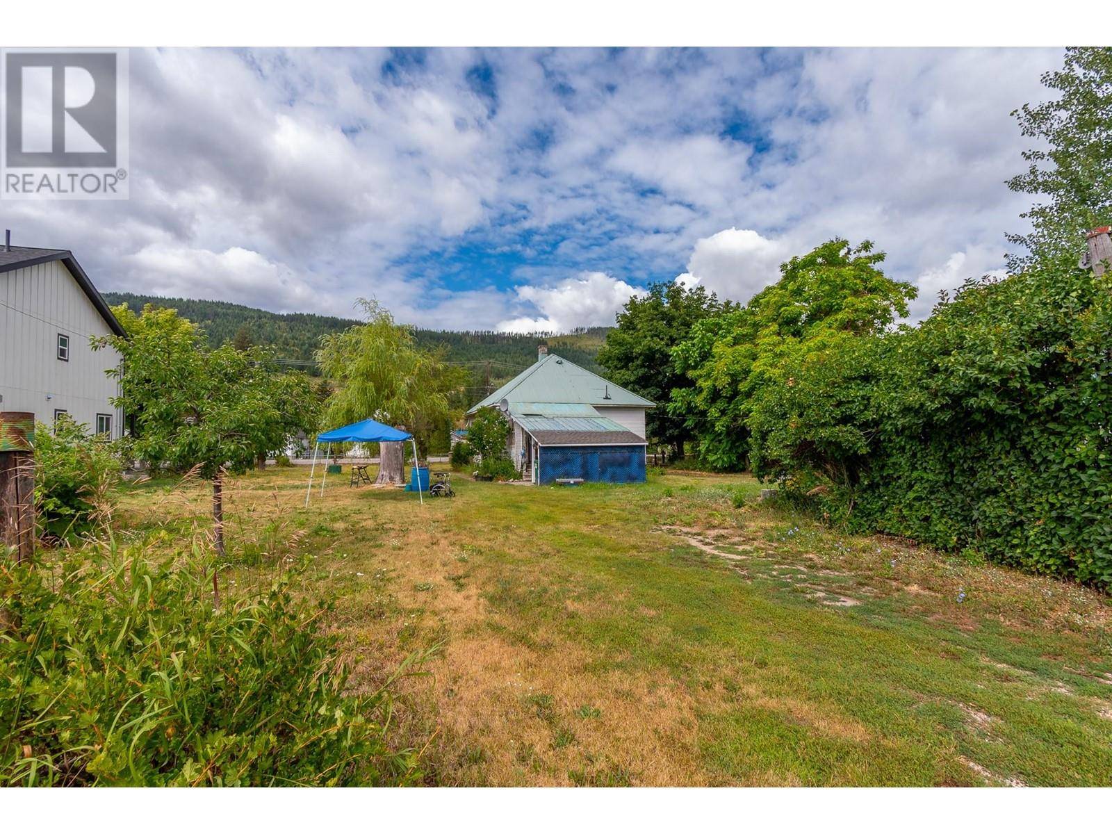 Lumby, BC V0E2G0,2259-2265 Shuswap Avenue