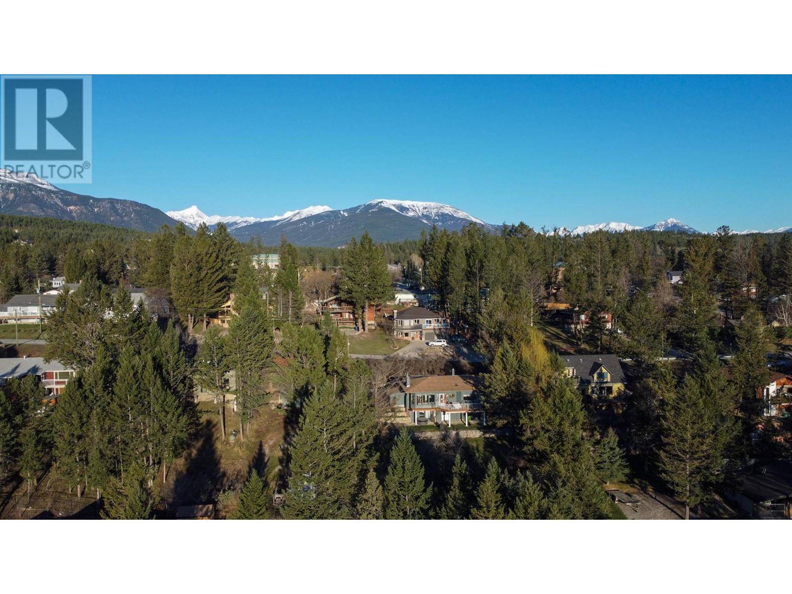Invermere, BC V0A1K0,1325 12 Avenue