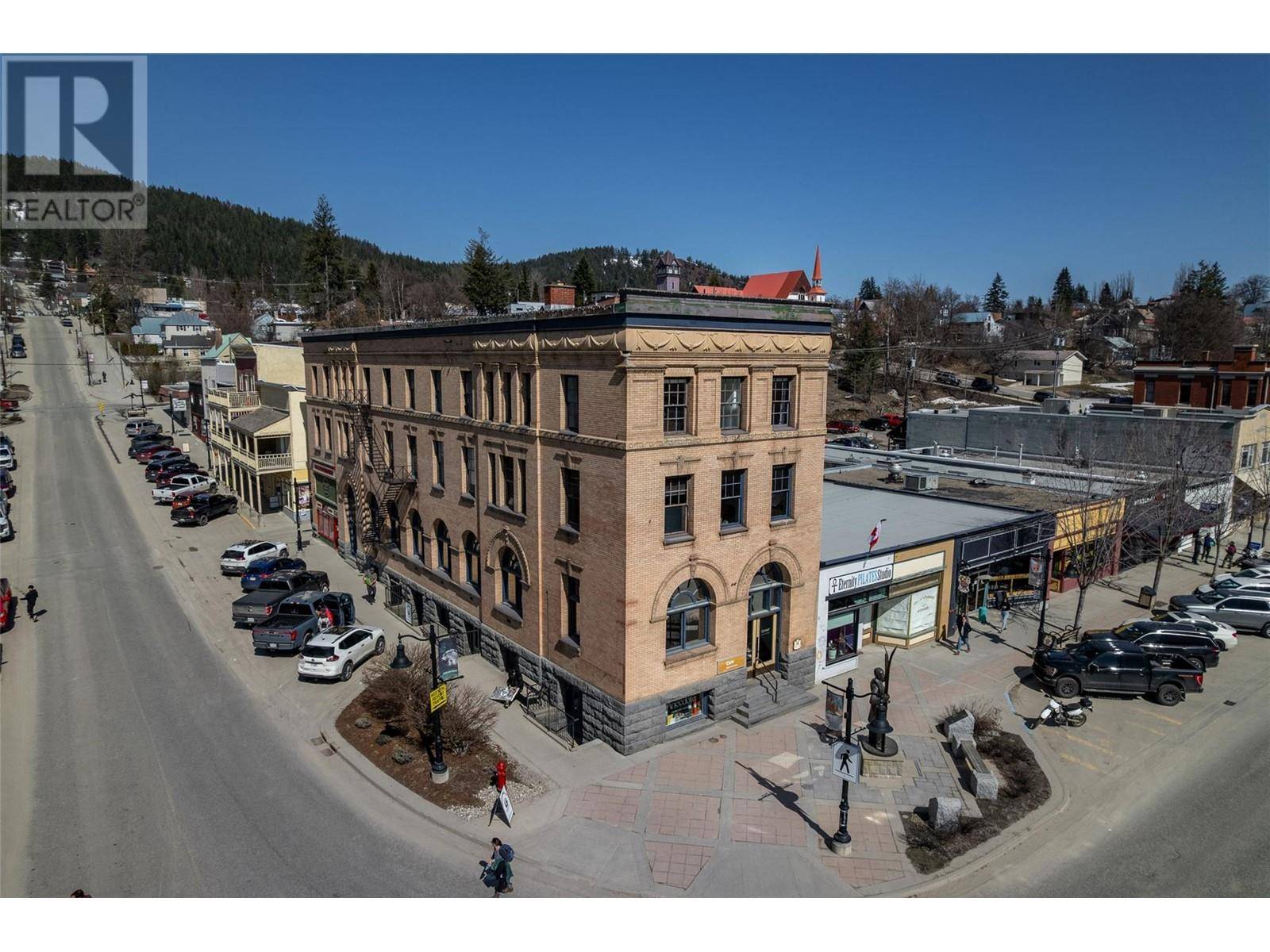 Rossland, BC V0G1Y0,2004 Columbia Avenue