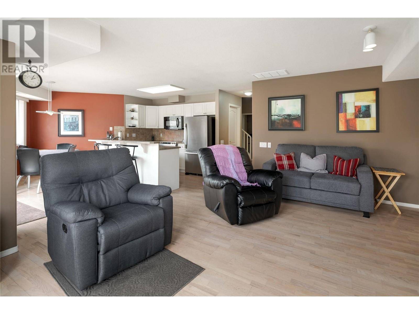Kelowna, BC V1V1S6,980 Dilworth DR #115