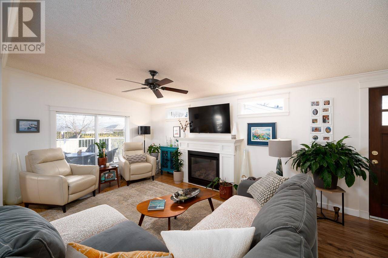 Sorrento, BC V0E2W1,2932 Buckley RD #101