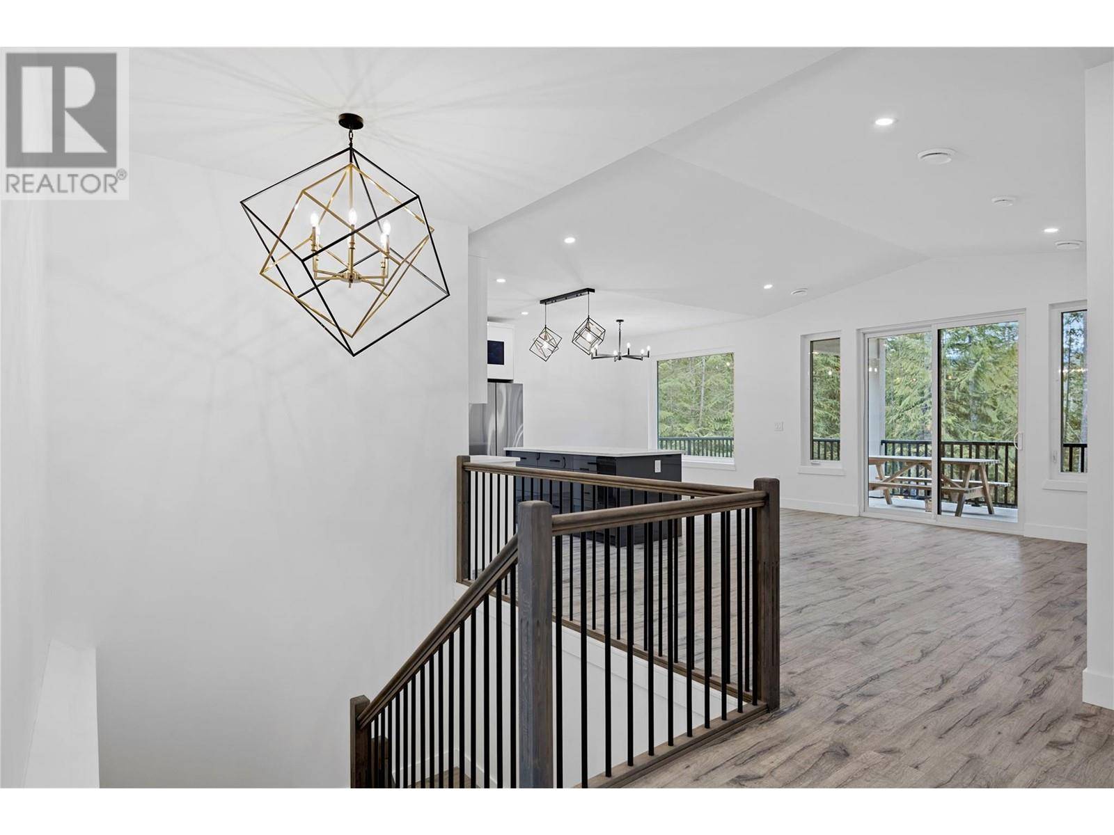 Anglemont, BC V0E1M8,7279 Birch Close
