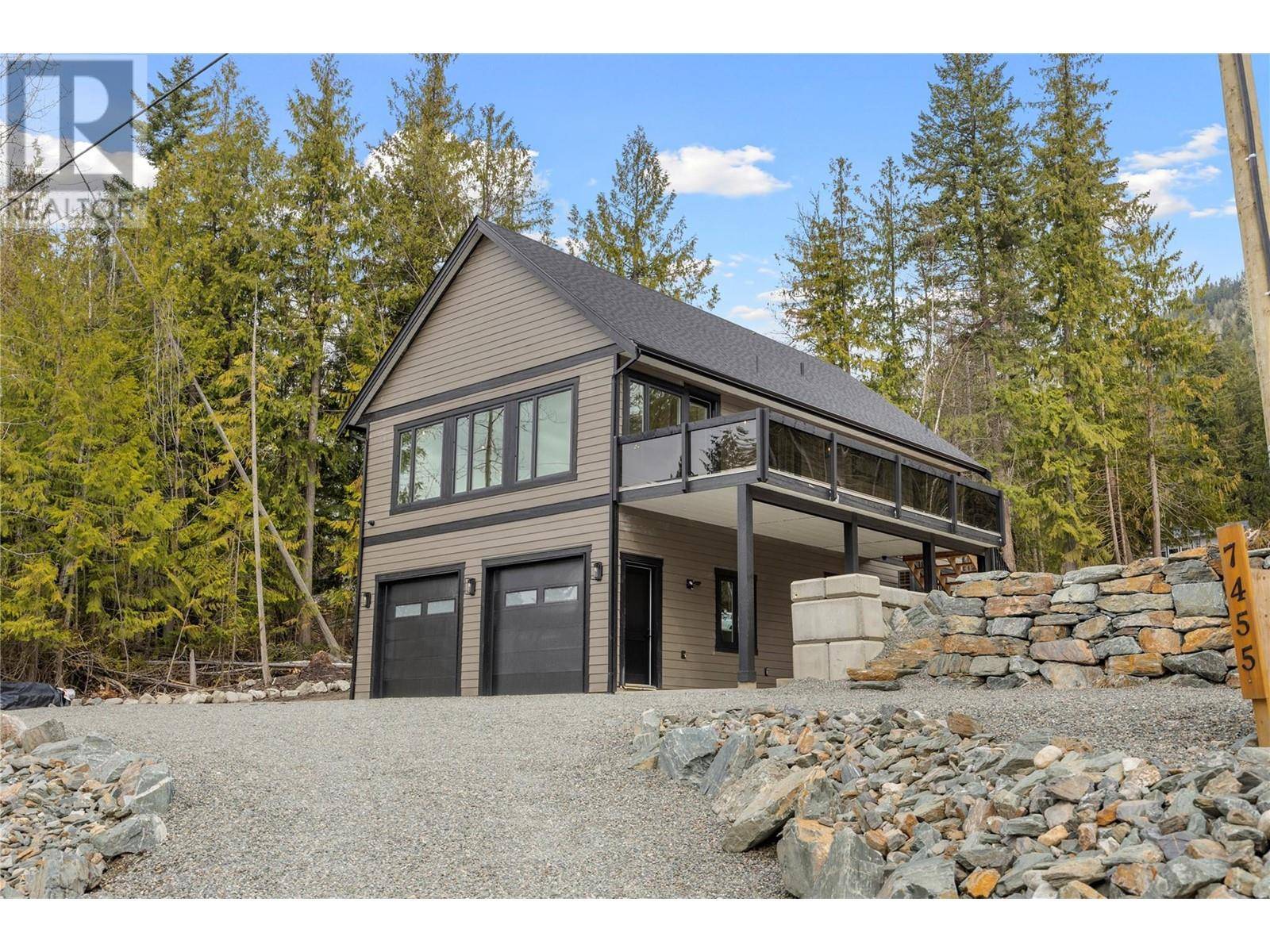 Anglemont, BC V0E1M8,7455 Stampede Trail