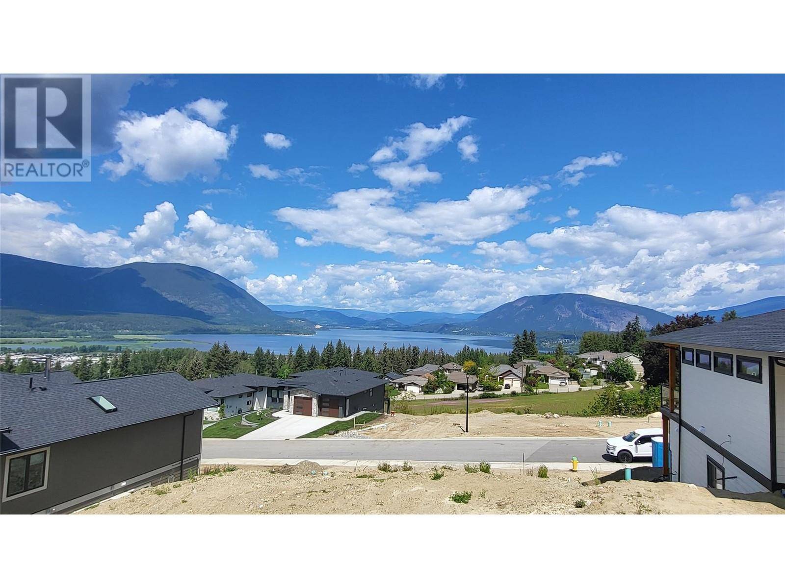 Salmon Arm, BC V1E2Z7,1120 16 AVE #8