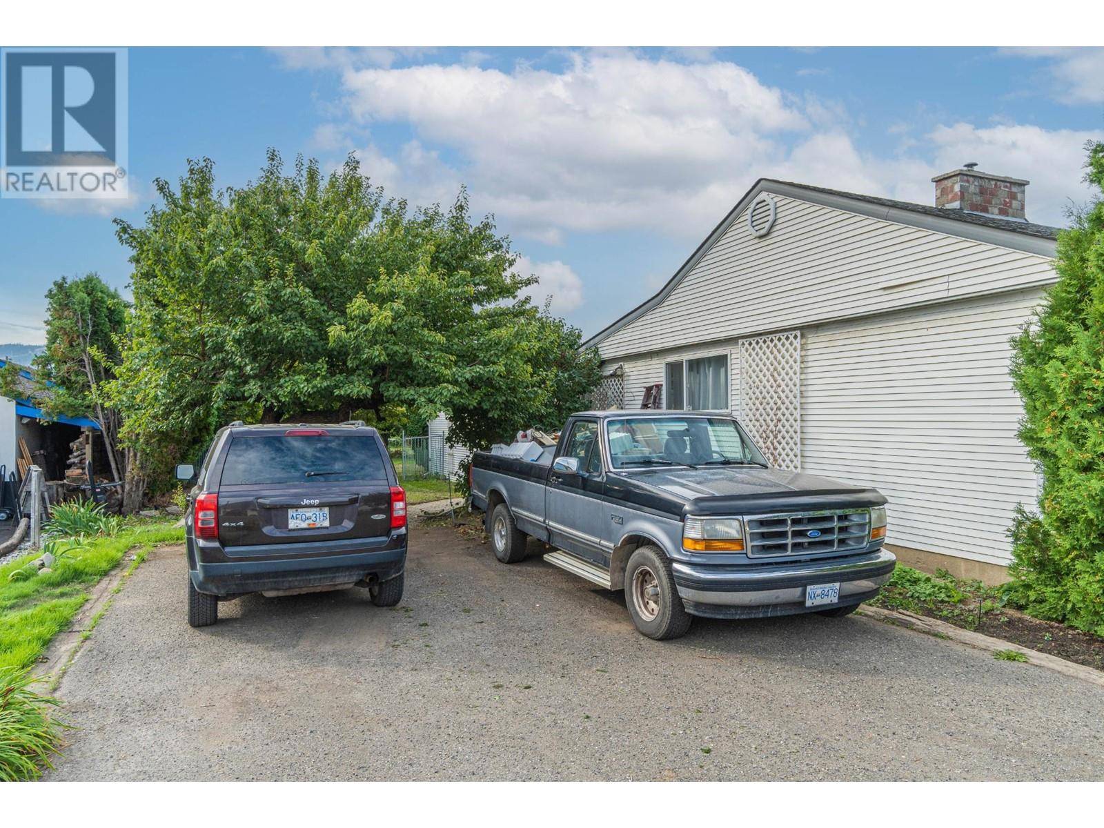 Kamloops, BC V2B4X2,1955 PARKCREST Avenue