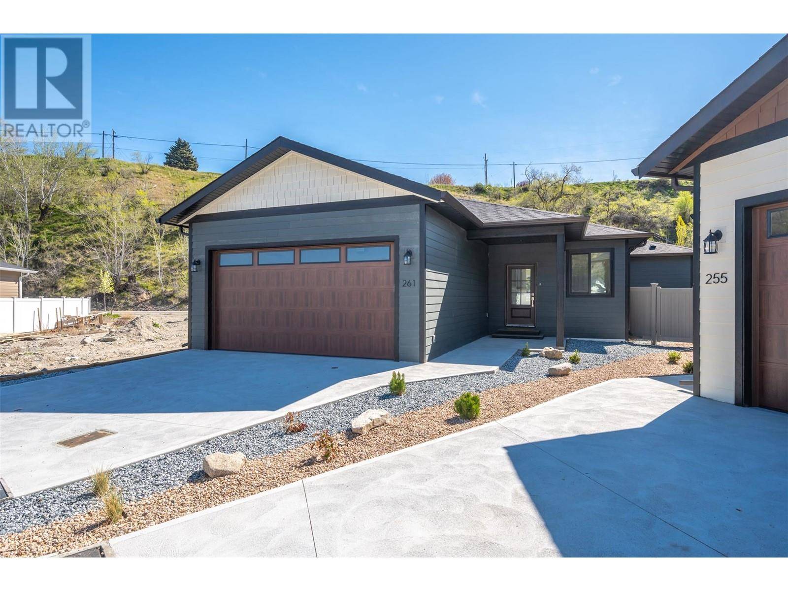 Oliver, BC V0H1T3,261 BENTGRASS Avenue