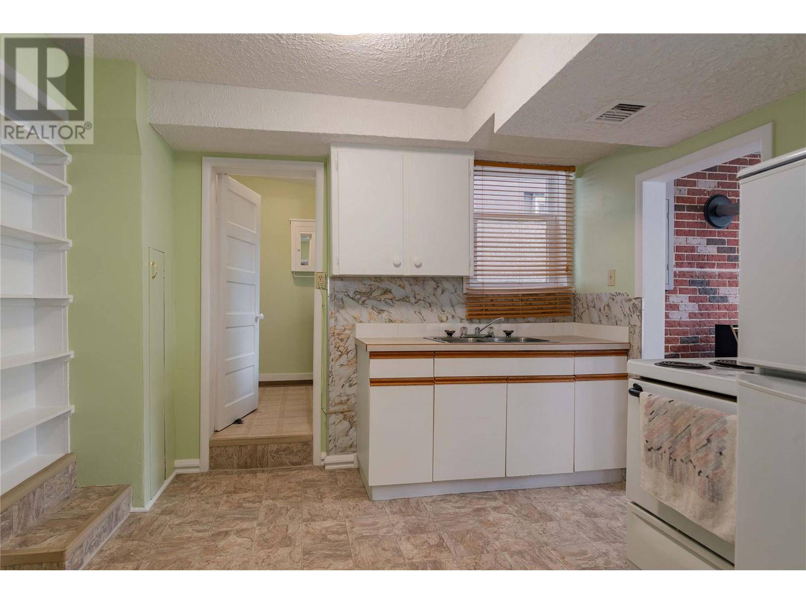 Trail, BC V1R3H2,916 Nelson Avenue