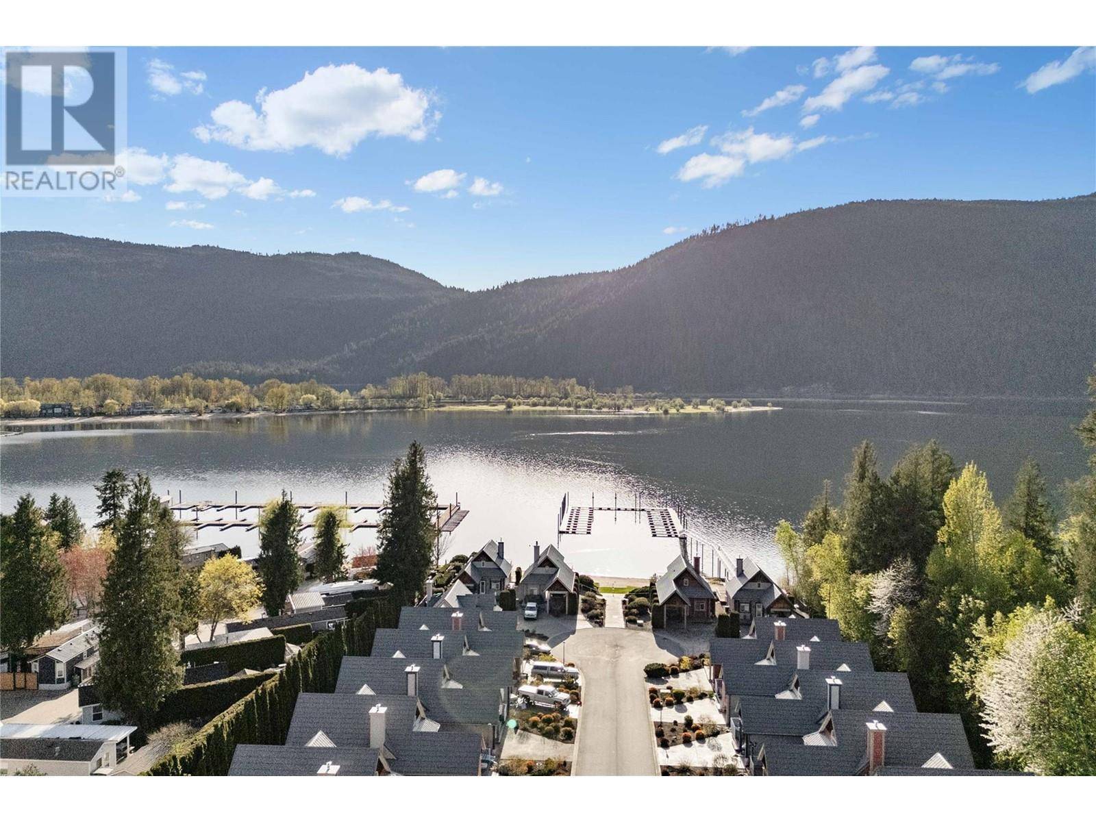 Mara, BC V0E2V0,8248 97A HWY #20